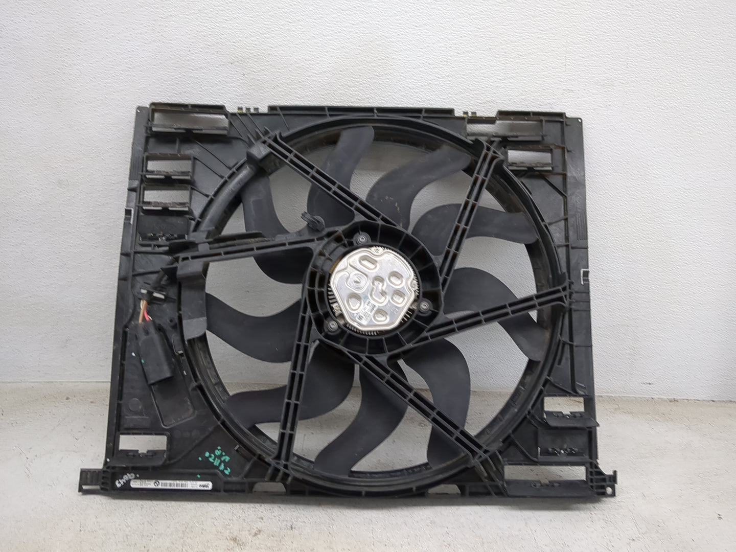 2021 Bmw 330i Electric Radiator Cooling Fan Motor Assembly 1460796 - Oemusedautoparts1.com