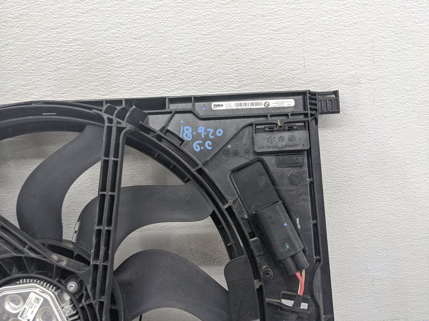 2021 Bmw 330i Electric Radiator Cooling Fan Motor Assembly 1460889 - Oemusedautoparts1.com