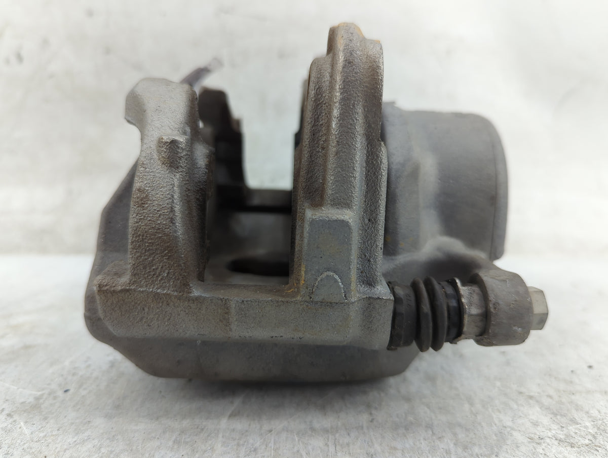 2019-2021 Bmw 330i Front Passenger Right Brake Caliper 1460922 - Oemusedautoparts1.com