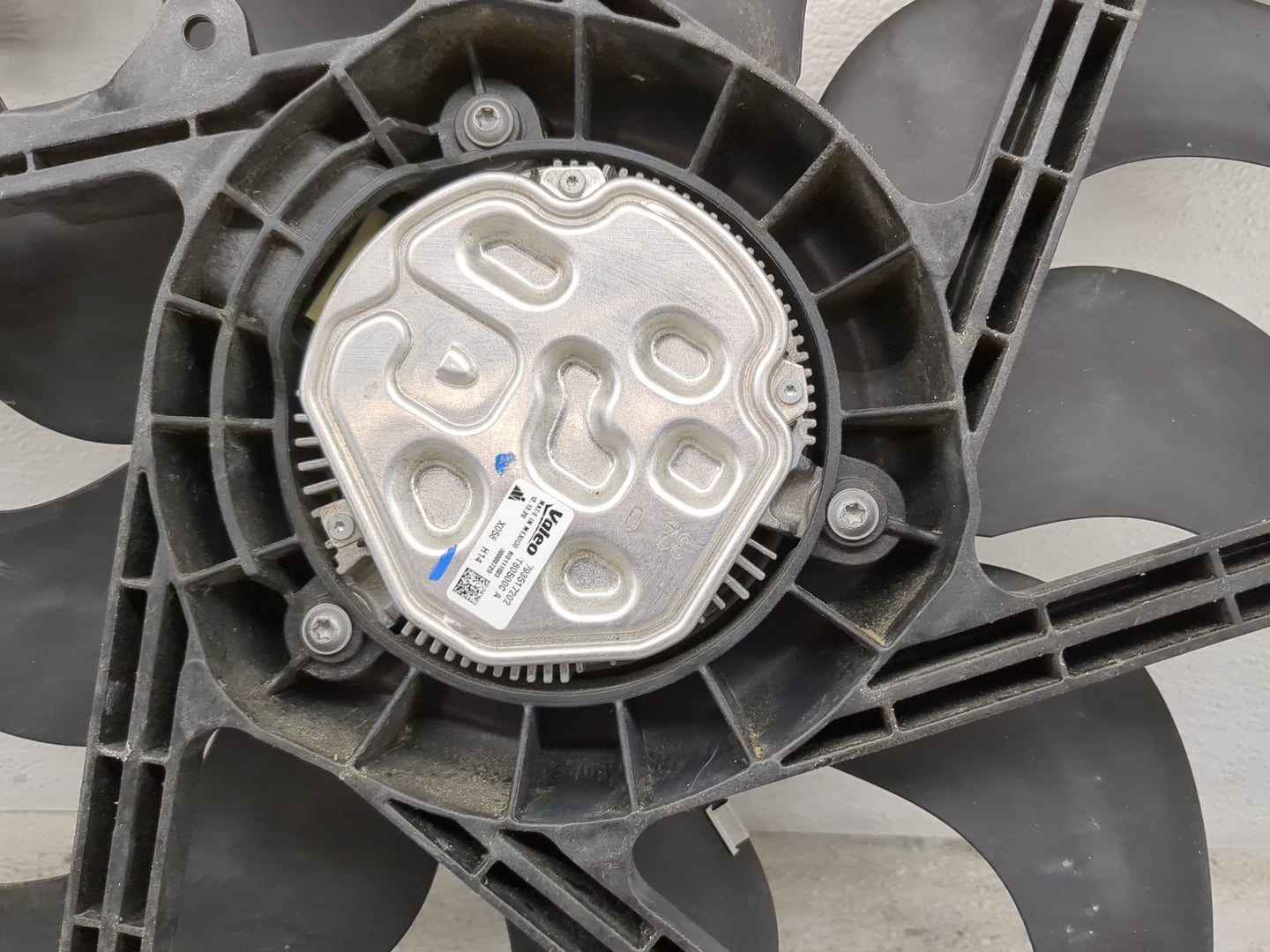 2021 Bmw 330i Electric Radiator Cooling Fan Motor Assembly P/N:17118666816 T20500C, T40400C, T006SC, F52168 Fits OEM Used Au
