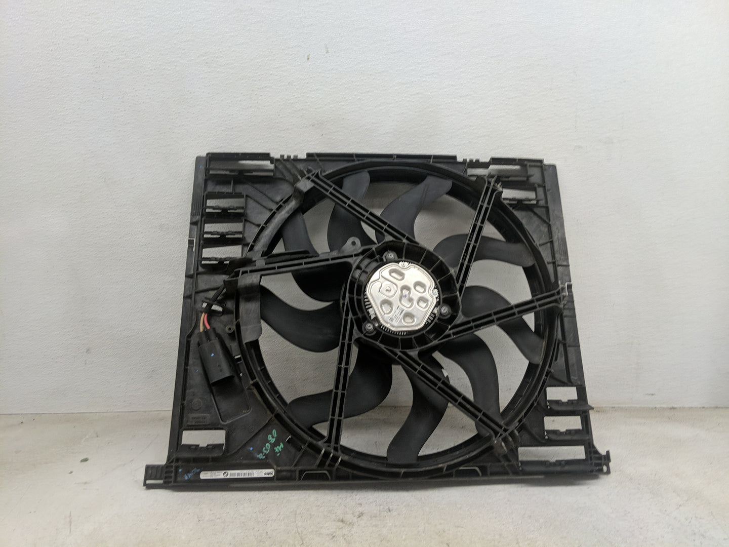 2021 Bmw 330i Electric Radiator Cooling Fan Motor Assembly 1461168 - Oemusedautoparts1.com