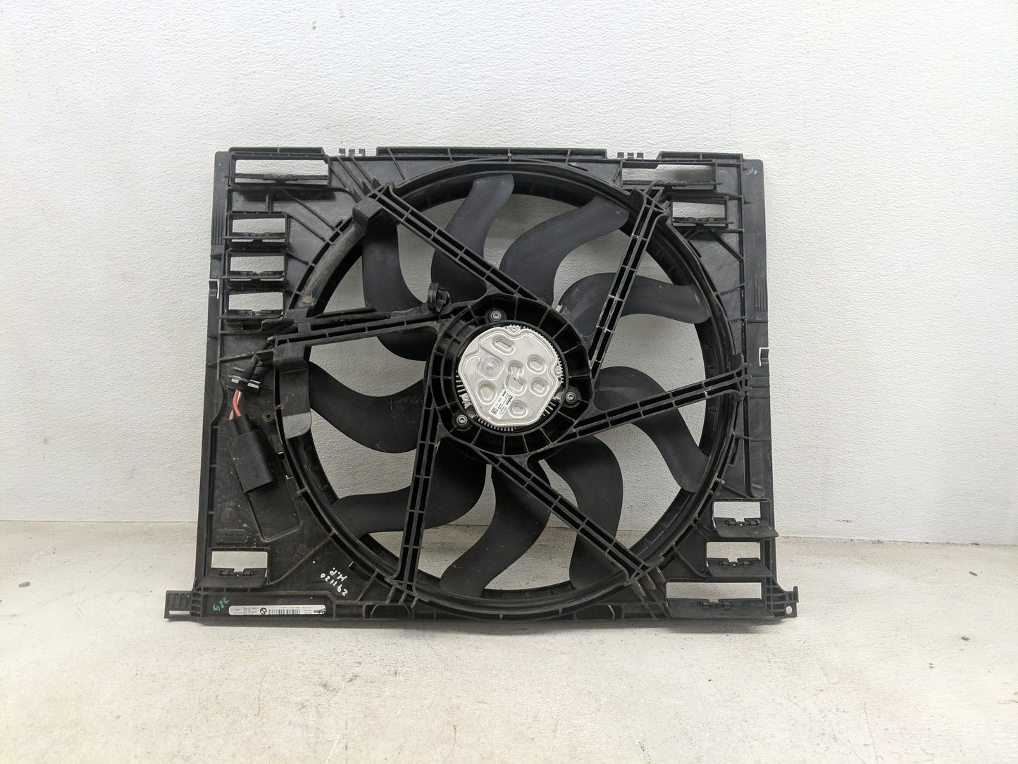 2021 Bmw 330i Electric Radiator Cooling Fan Motor Assembly 1461290 - Oemusedautoparts1.com