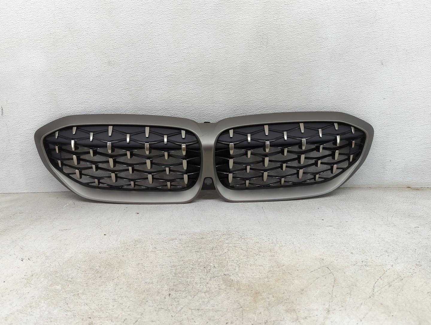 Bmw 340i Front Grille Bumper Not Included - Oemusedautoparts1.com