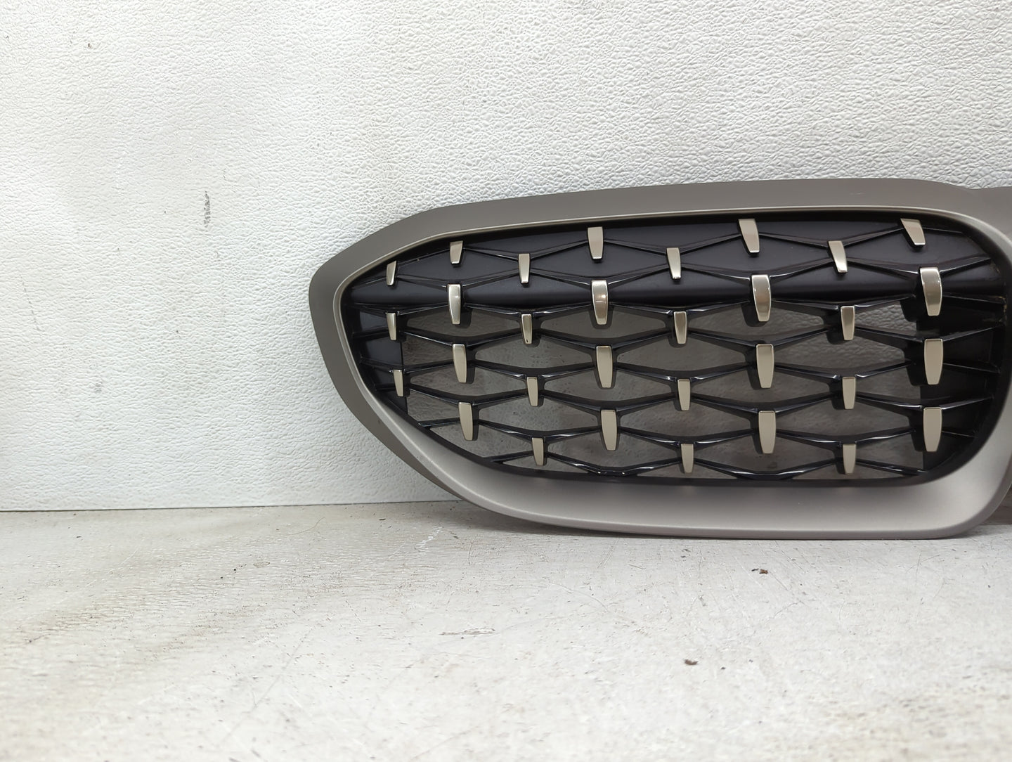 Bmw 340i Front Grille Bumper Not Included - Oemusedautoparts1.com