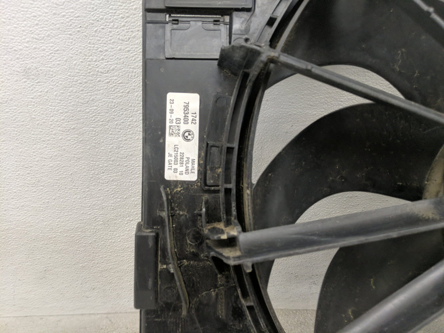 2021 Bmw 530 Electric Radiator Cooling Fan Motor Assembly Black - Oemusedautoparts1.com