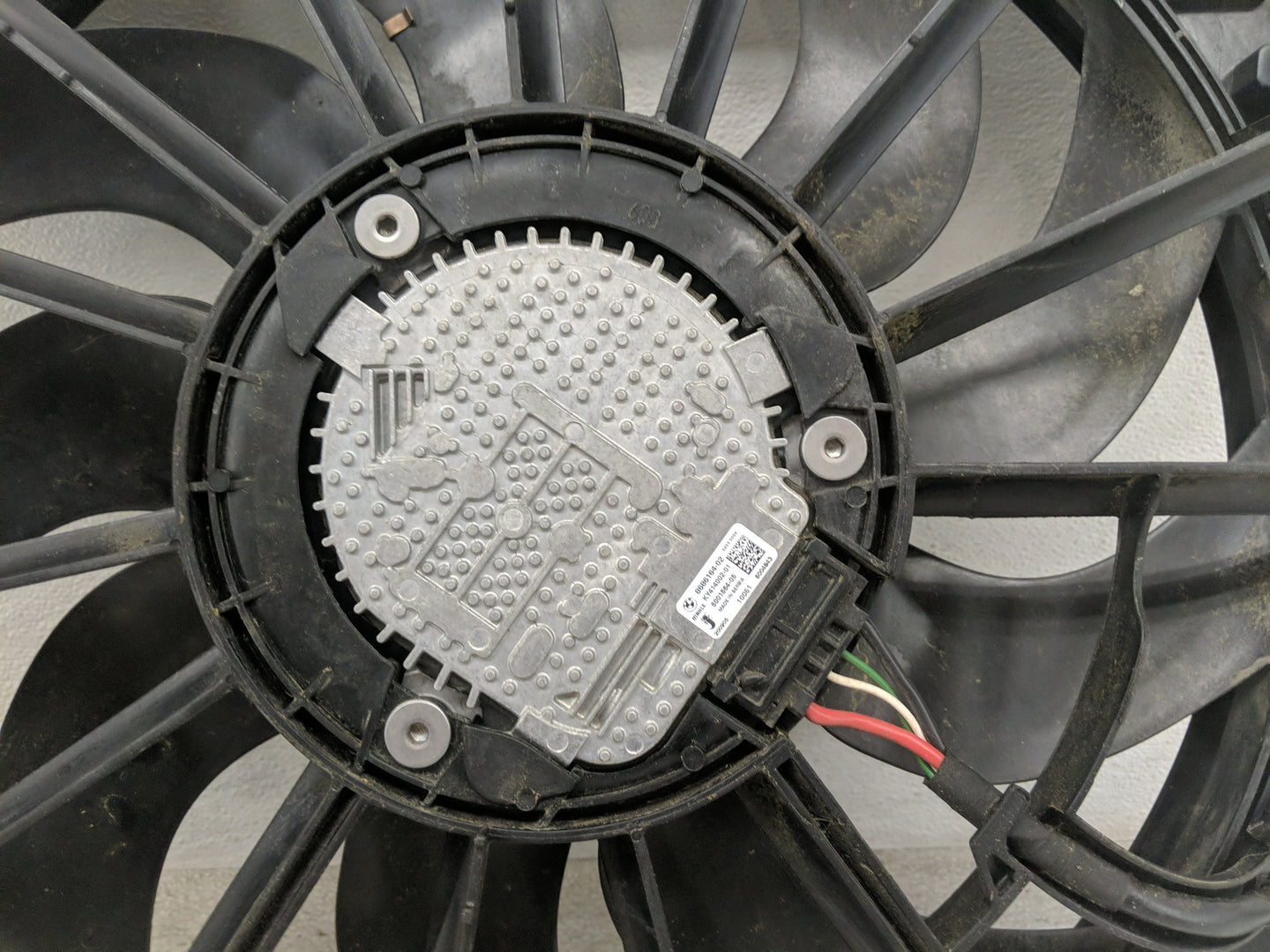 2021 Bmw 530 Electric Radiator Cooling Fan Motor Assembly Black - Oemusedautoparts1.com