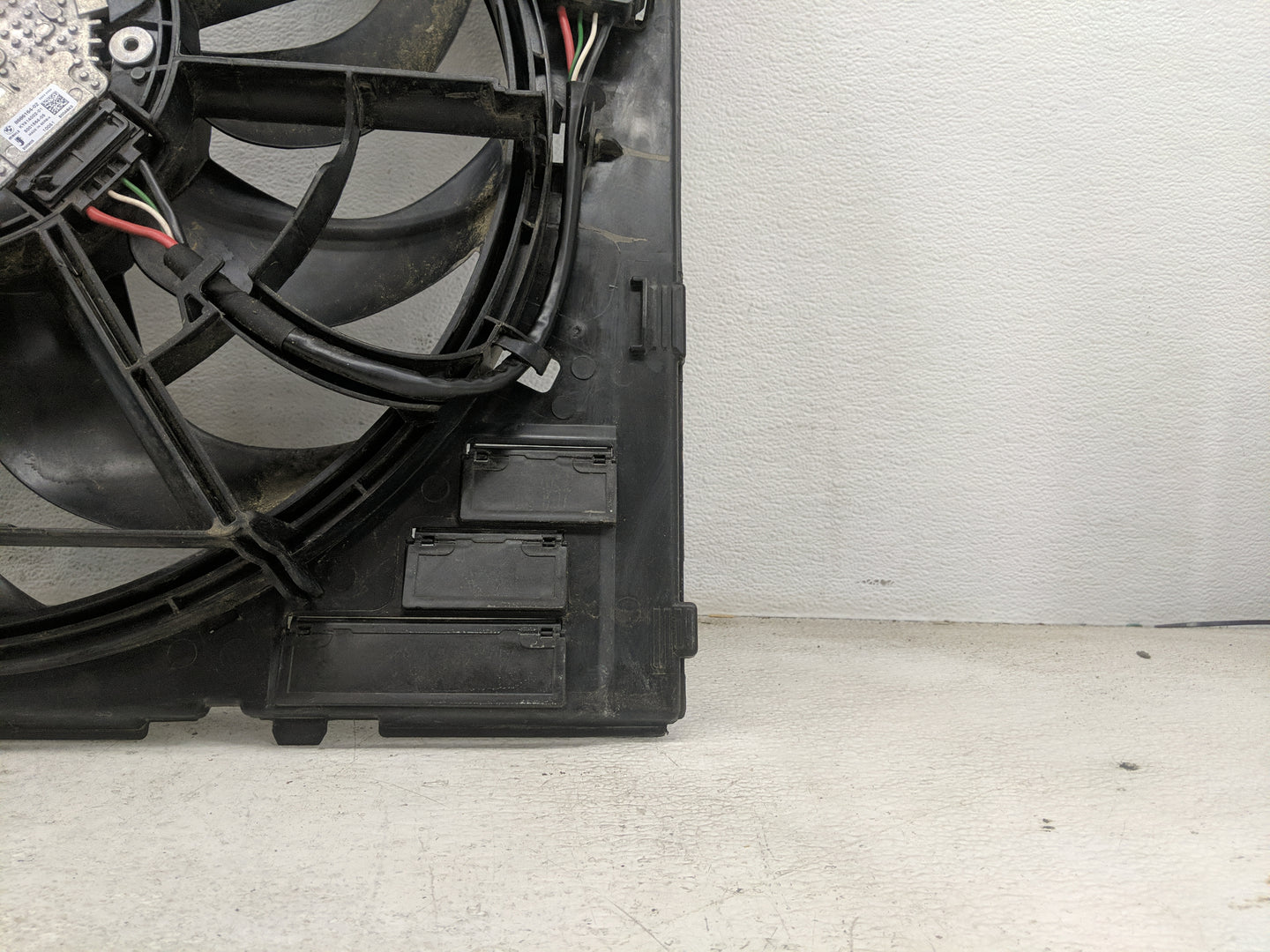 2021 Bmw 530 Electric Radiator Cooling Fan Motor Assembly Black - Oemusedautoparts1.com