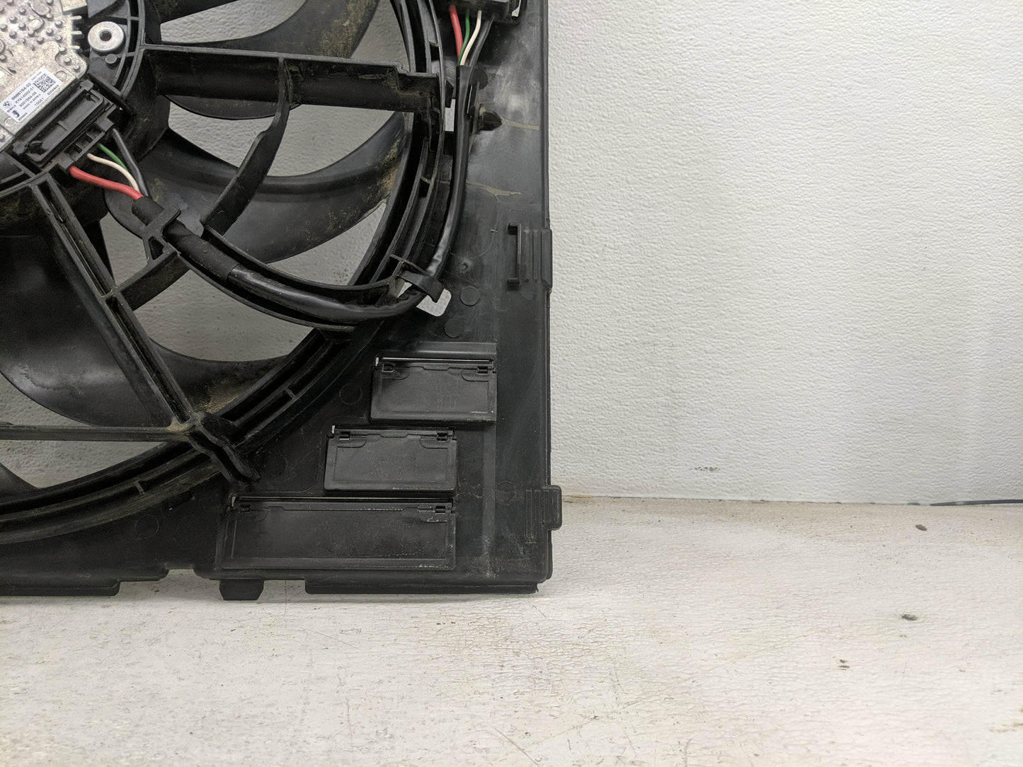 2021 Bmw 530 Electric Radiator Cooling Fan Motor Assembly Black - Oemusedautoparts1.com