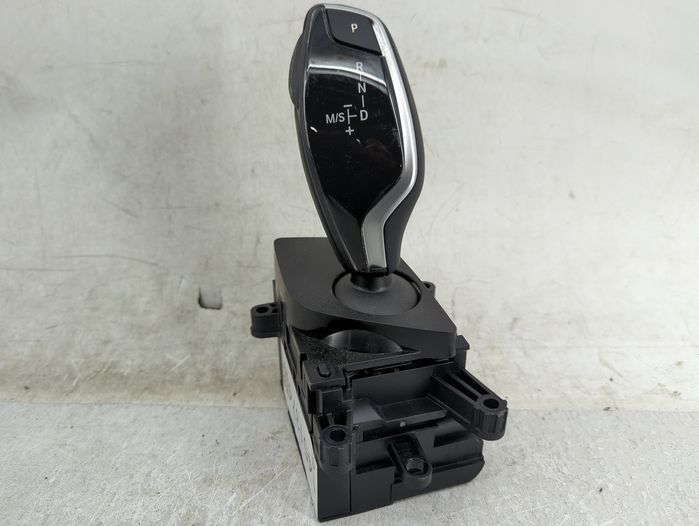 2021 Bmw 530i Floor Console Assembly Shifter - Oemusedautoparts1.com