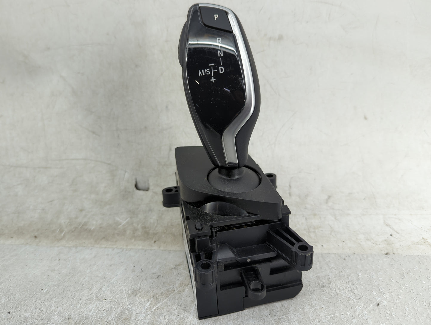 2021 Bmw 530i Floor Console Assembly Shifter - Oemusedautoparts1.com