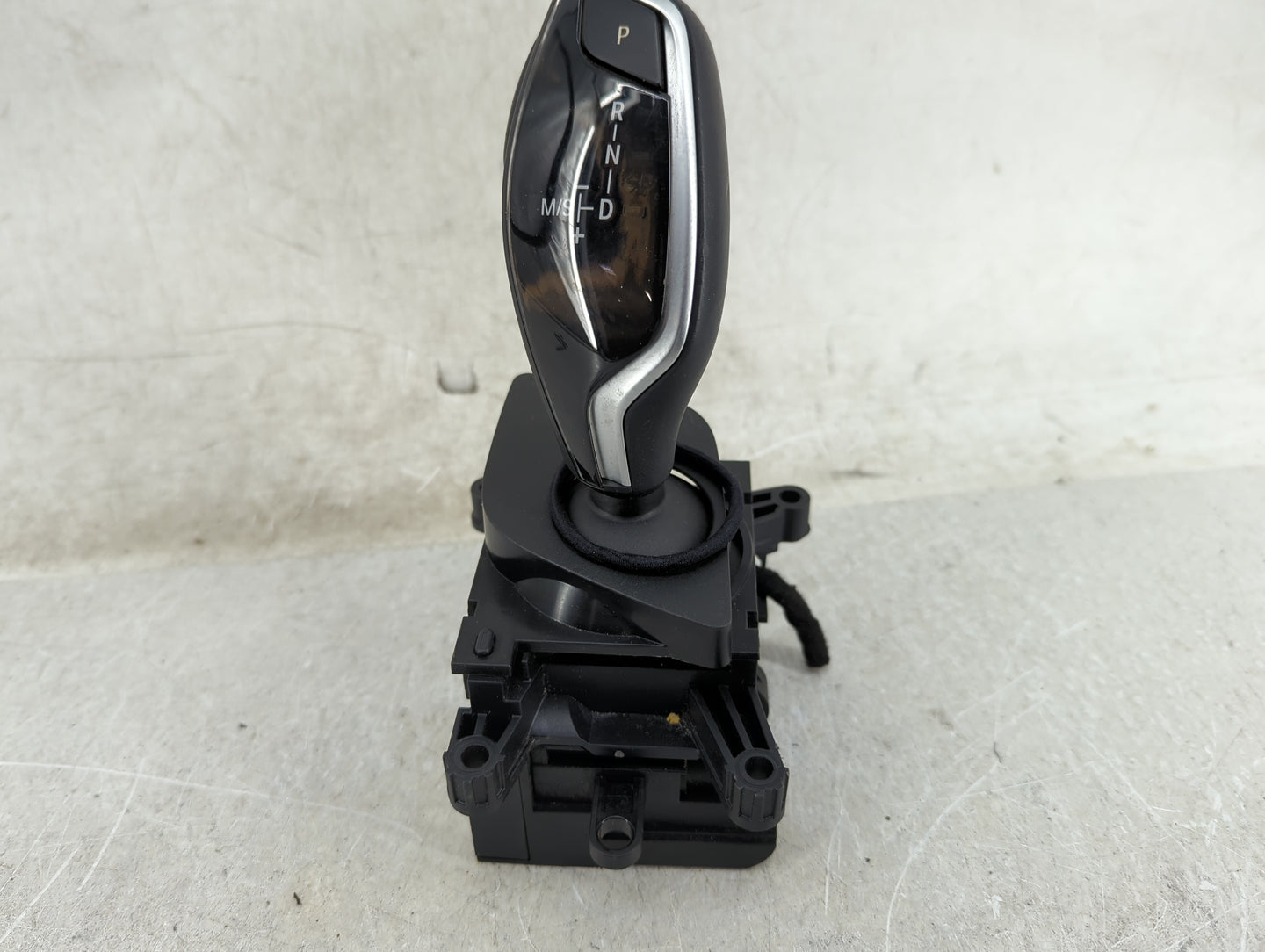 2021 Bmw 530i Floor Console Assembly Shifter - Oemusedautoparts1.com