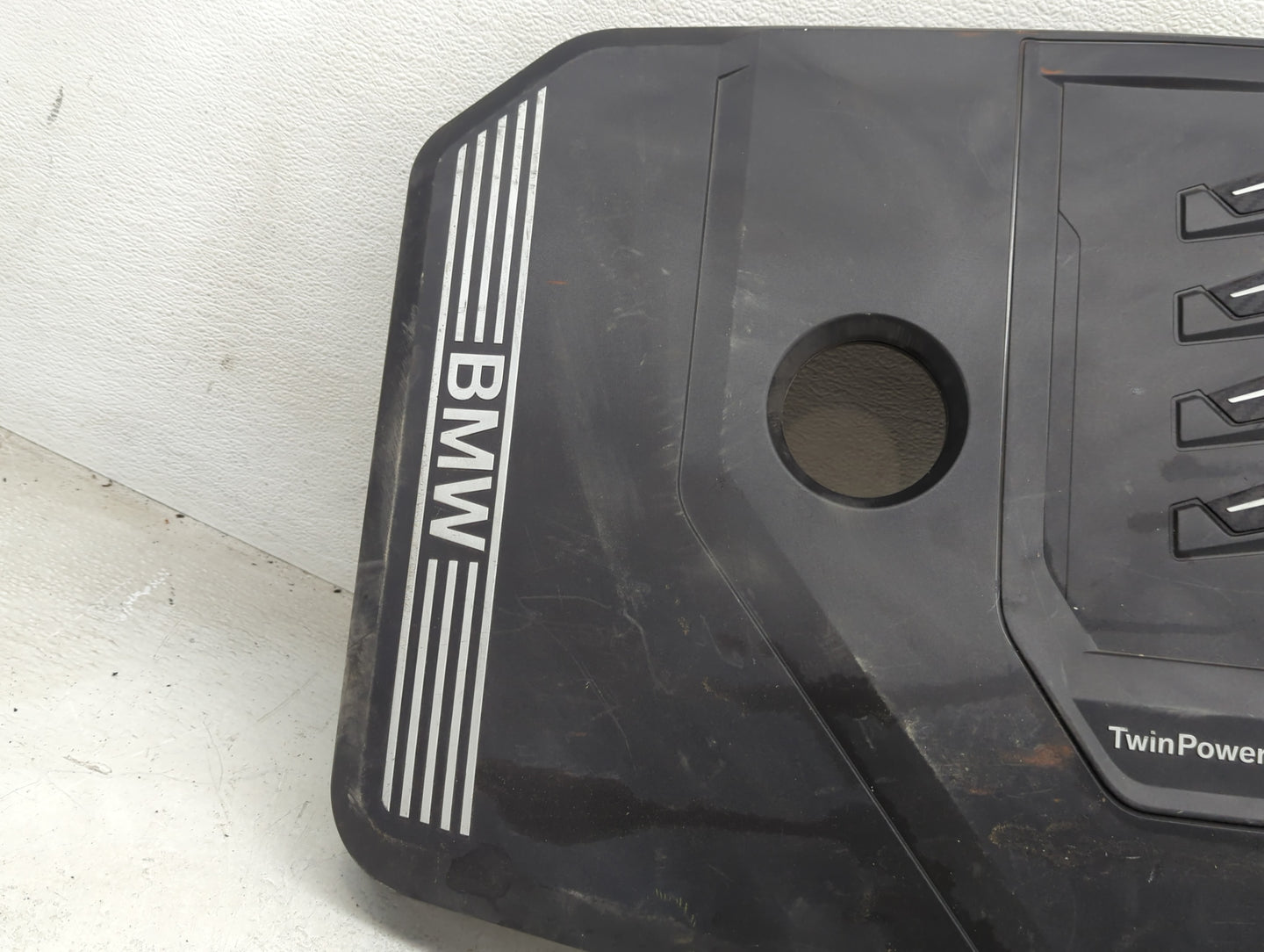 2021 Bmw 530i Engine Cover - Oemusedautoparts1.com