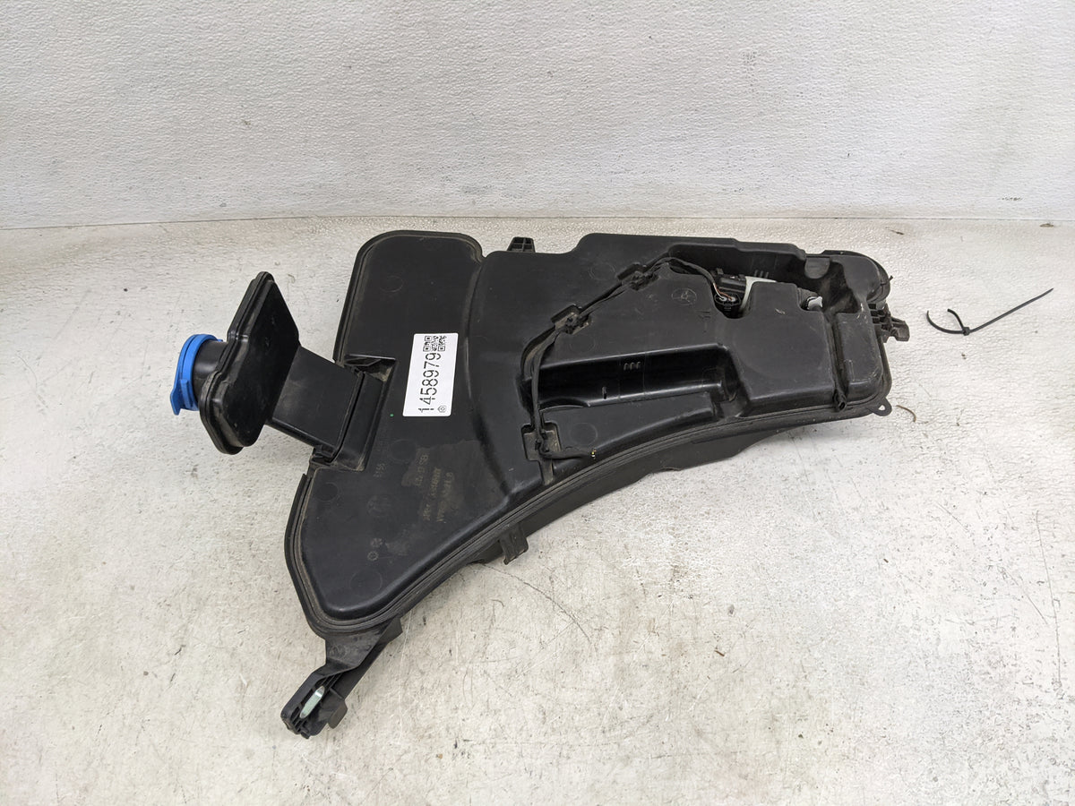 2021 Bmw 530i Windshield Washer Fluid Reservoir Bottle Oem - Oemusedautoparts1.com
