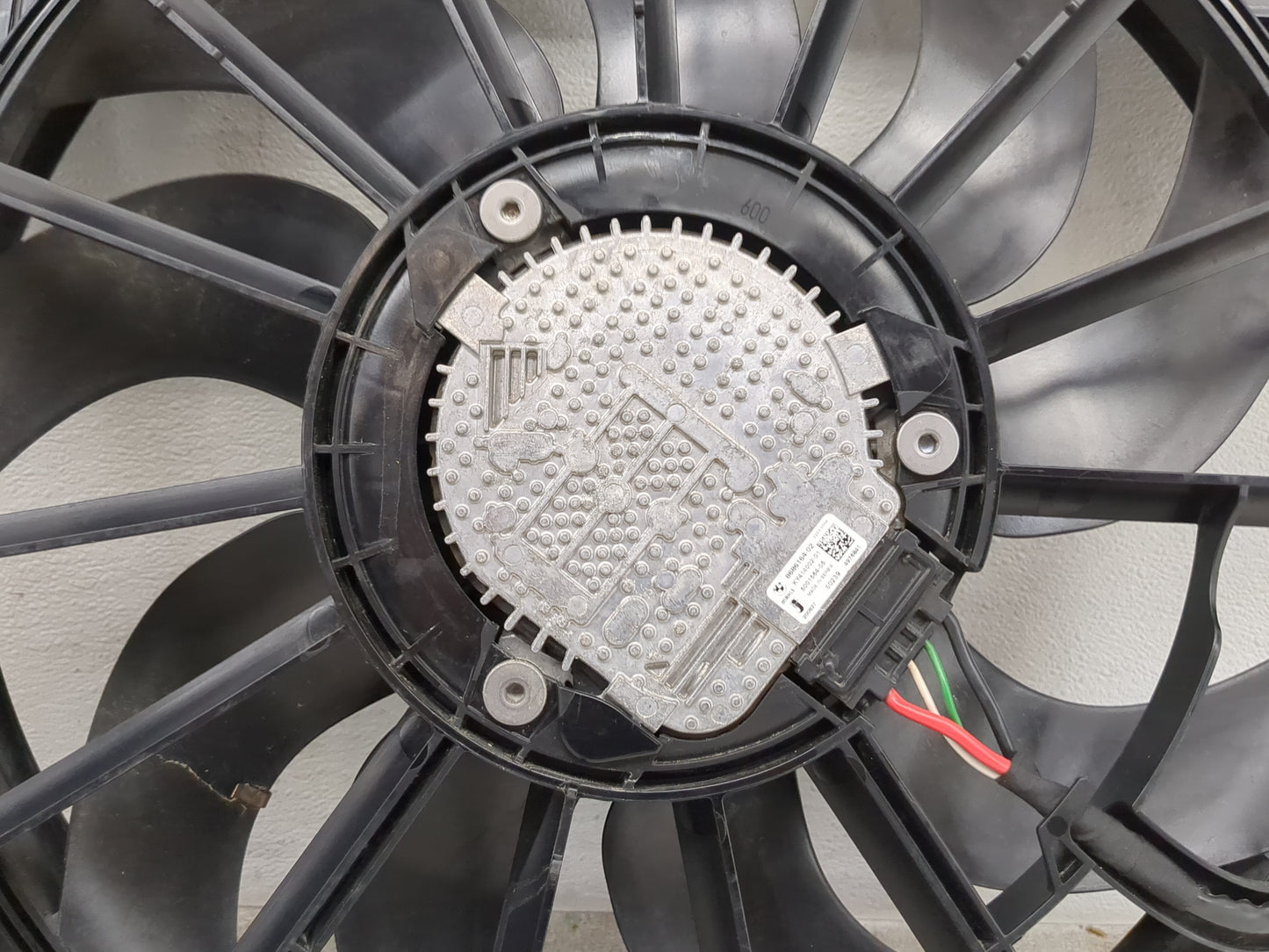 2021 Bmw 530i Electric Radiator Cooling Fan Motor Assembly - Oemusedautoparts1.com