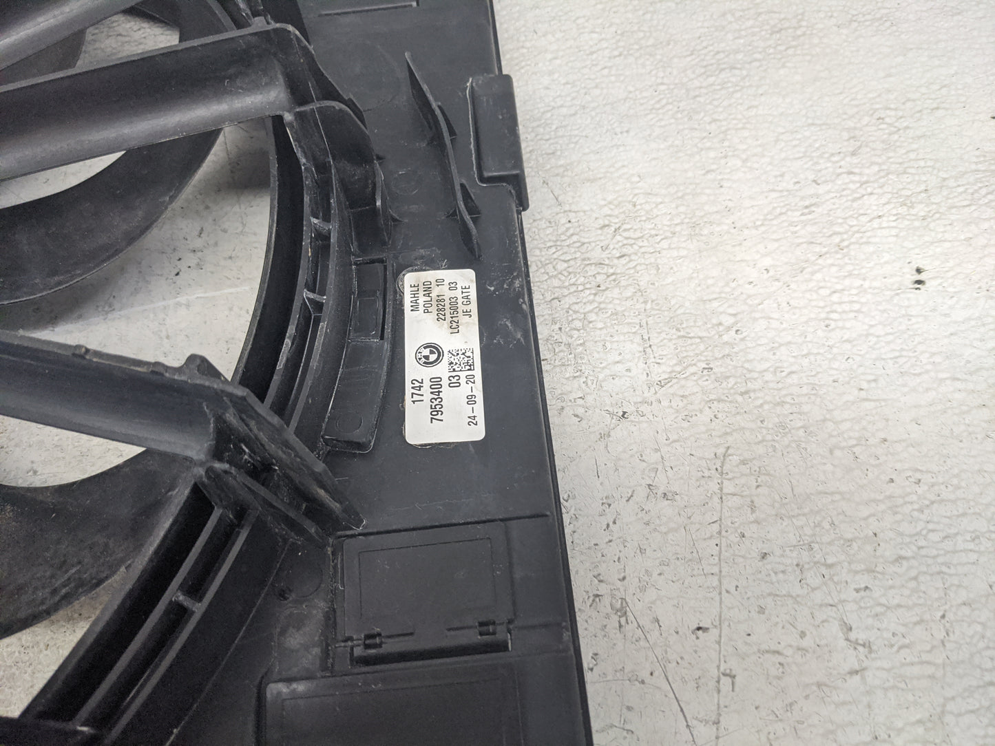 2017-2020 Bmw 530i Electric Radiator Cooling Fan Motor Assembly 1460885 - Oemusedautoparts1.com