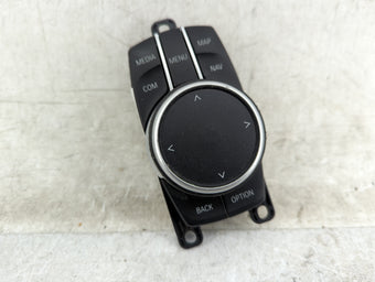 compare product 2021 Bmw 540i Radio AM FM Cd Player Receiver Replacement P/N:6582 5A14E64-01 ZBE-06-TC, 90160-057/0021 Fits OEM Used Auto Parts