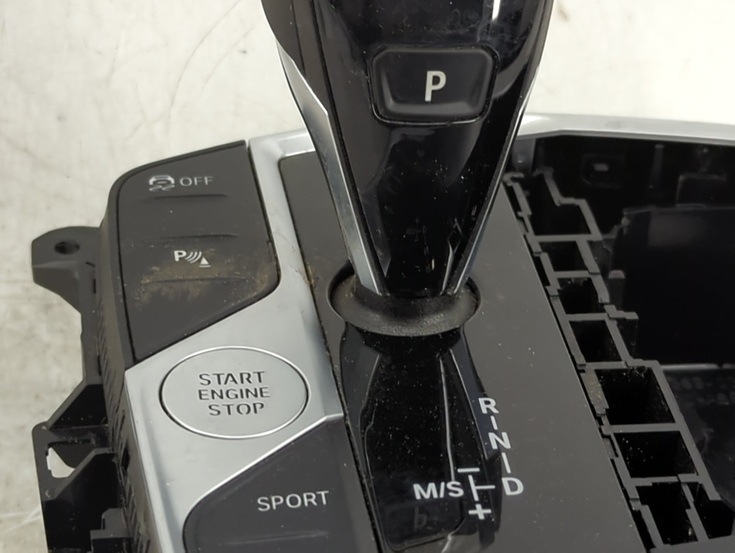 2021 Bmw M340i Floor Console Assembly Shifter - Oemusedautoparts1.com