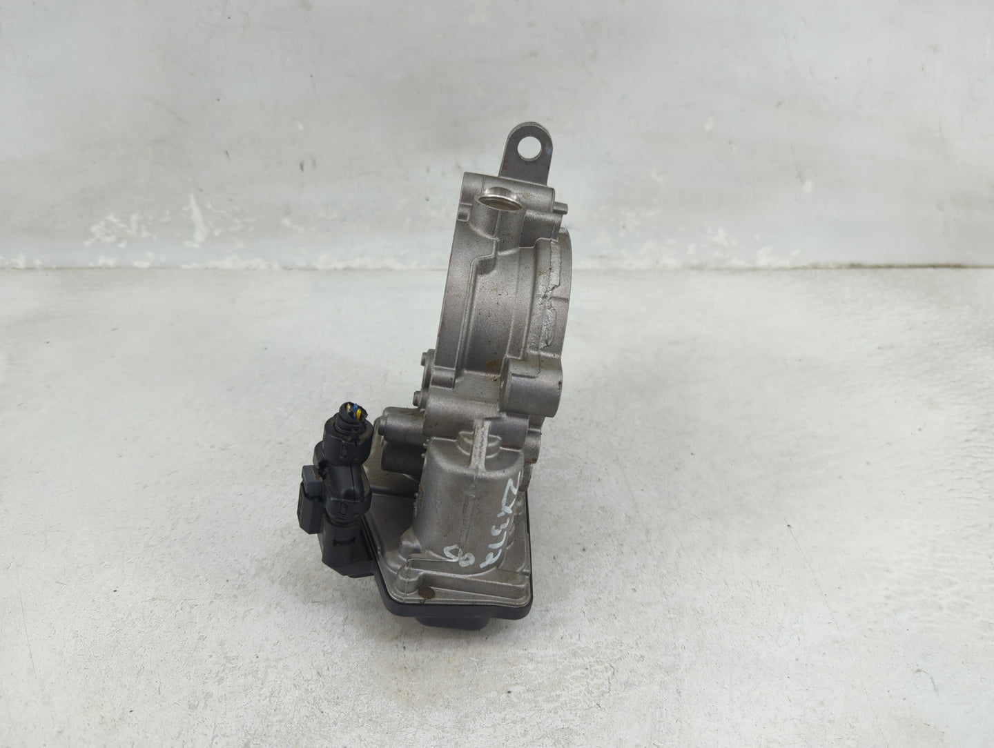 2018-2022 Bmw X3 Throttle Body P/N:8601651 A2C15021900 Fits Fits 2016 2017 2018 2019 2020 2021 2022 OEM Used Auto Parts - Oe