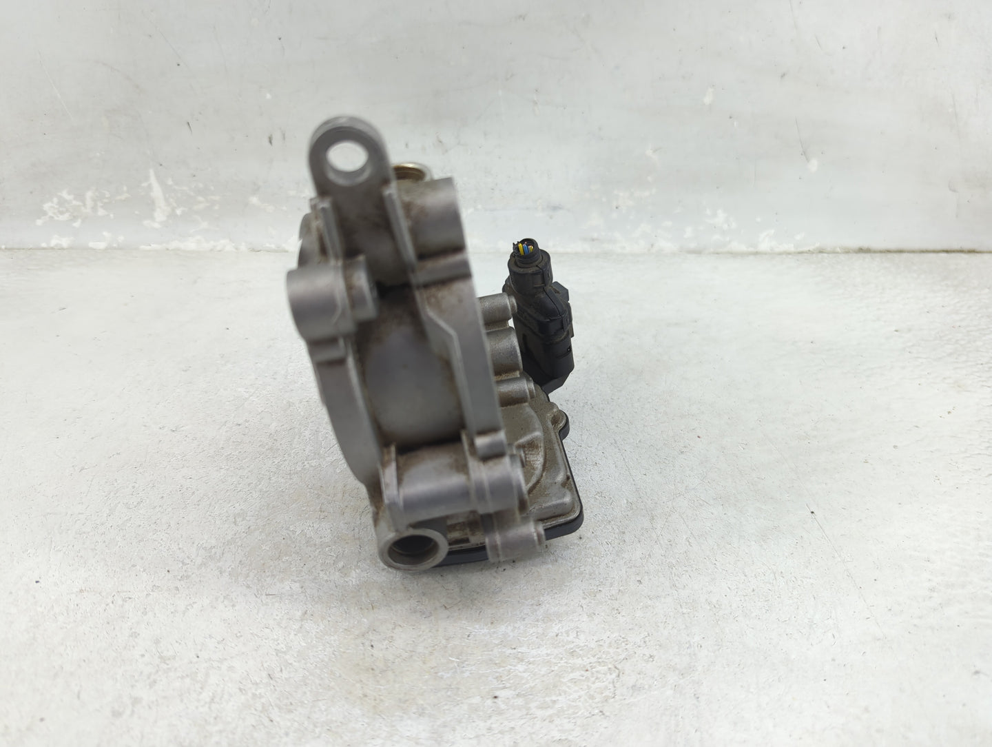 2018-2022 Bmw X3 Throttle Body P/N:8601651 A2C15021900 Fits Fits 2016 2017 2018 2019 2020 2021 2022 OEM Used Auto Parts - Oe