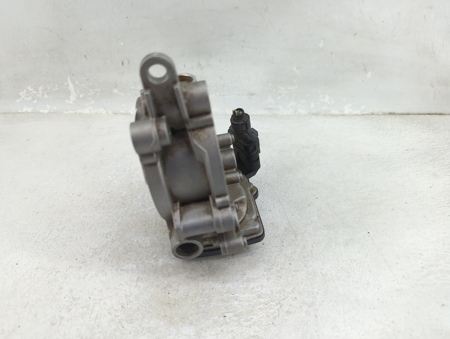 2018-2022 Bmw X3 Throttle Body P/N:8601651 A2C15021900 Fits Fits 2016 2017 2018 2019 2020 2021 2022 OEM Used Auto Parts - Oe