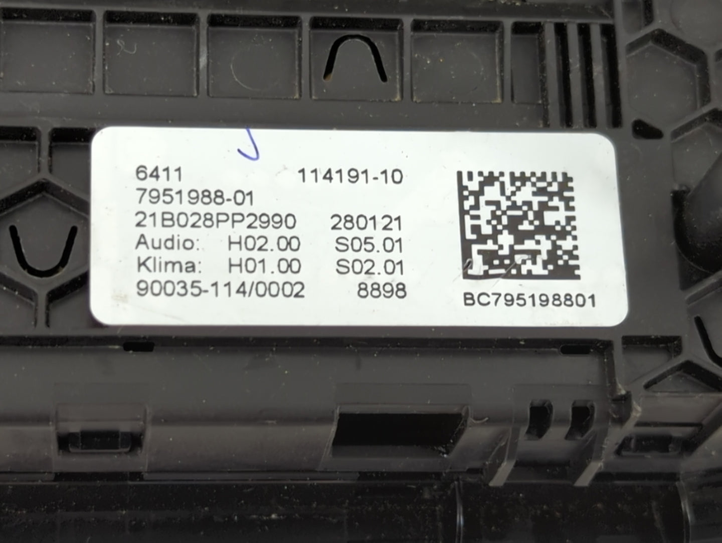 2018-2021 Bmw X3 Climate Control Module Temperature AC/Heater Replacement P/N:7951988-01 Fits Fits 2018 2019 2020 2021 OEM U