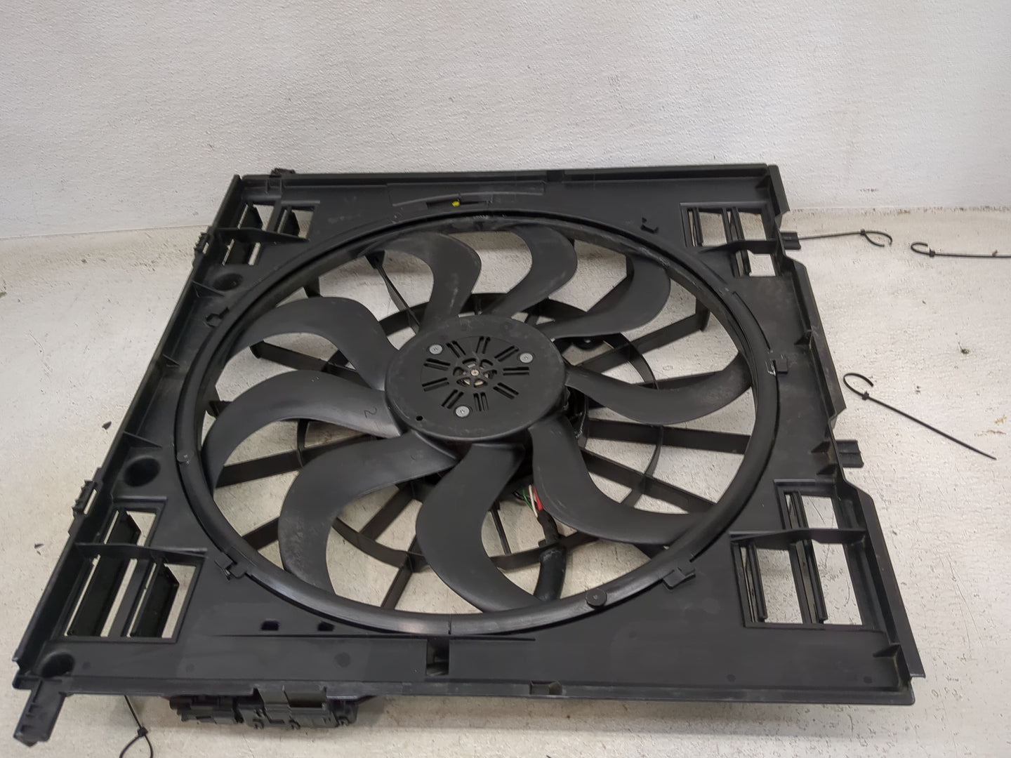 2020-2022 Bmw X3 Electric Radiator Cooling Fan Motor Assembly 1460573 - Oemusedautoparts1.com