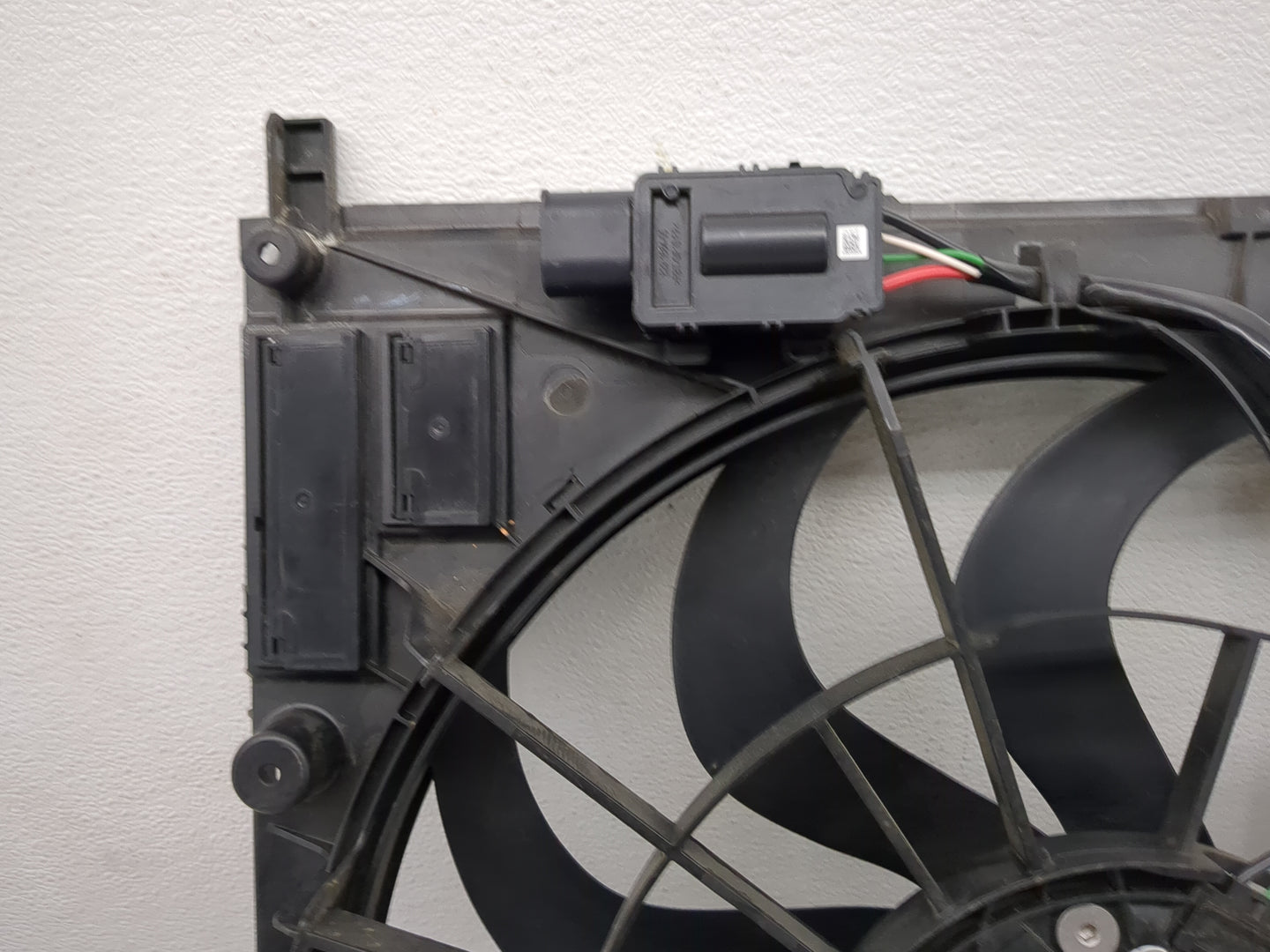2020-2022 Bmw X3 Electric Radiator Cooling Fan Motor Assembly 1461065 - Oemusedautoparts1.com