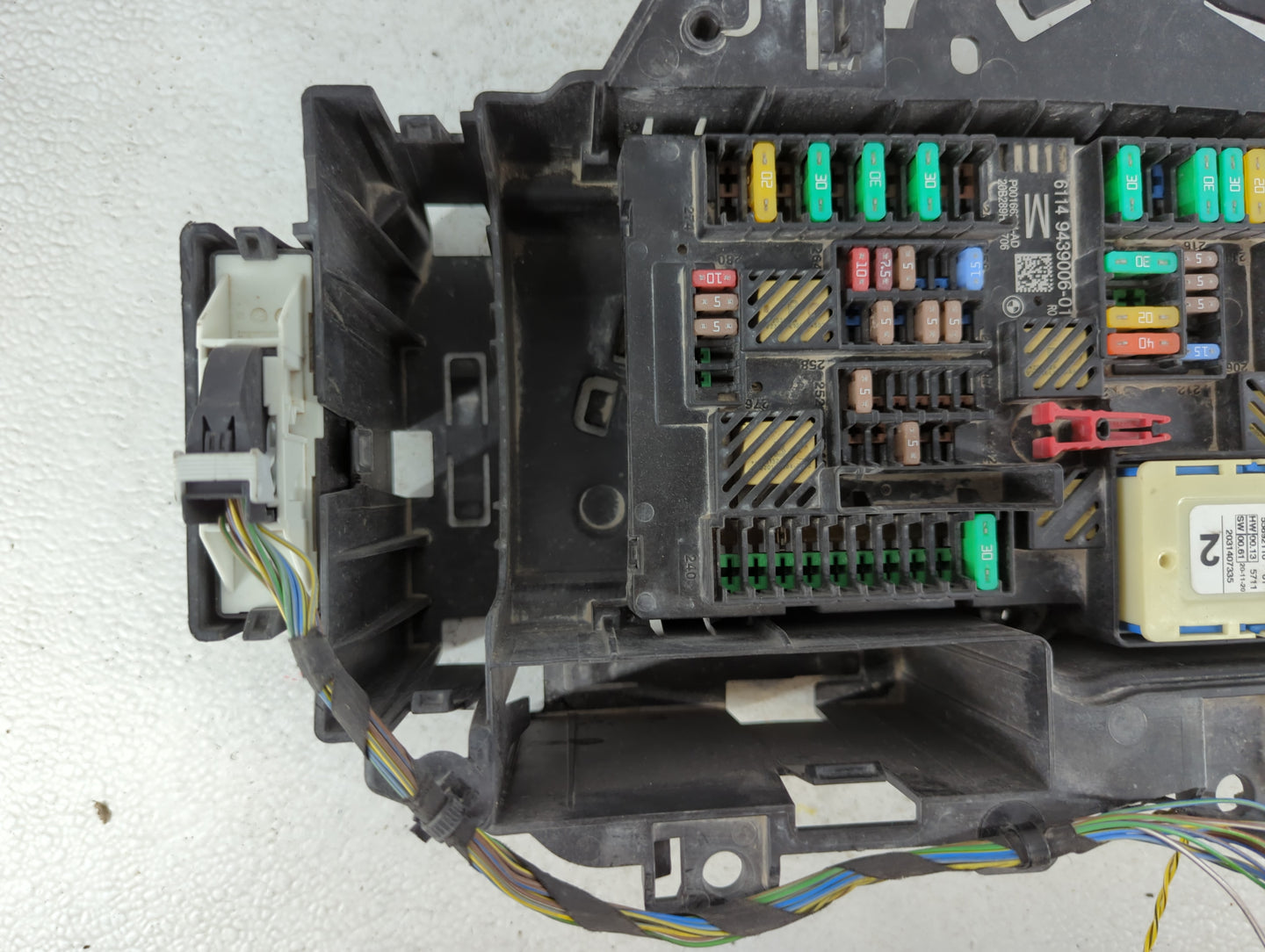 2020-2021 Bmw X3 Fusebox Fuse Box Panel Relay Module P/N:6135-8795478 P00166264-AD, 6114 9439006-01 Fits Fits 2020 2021 OEM 