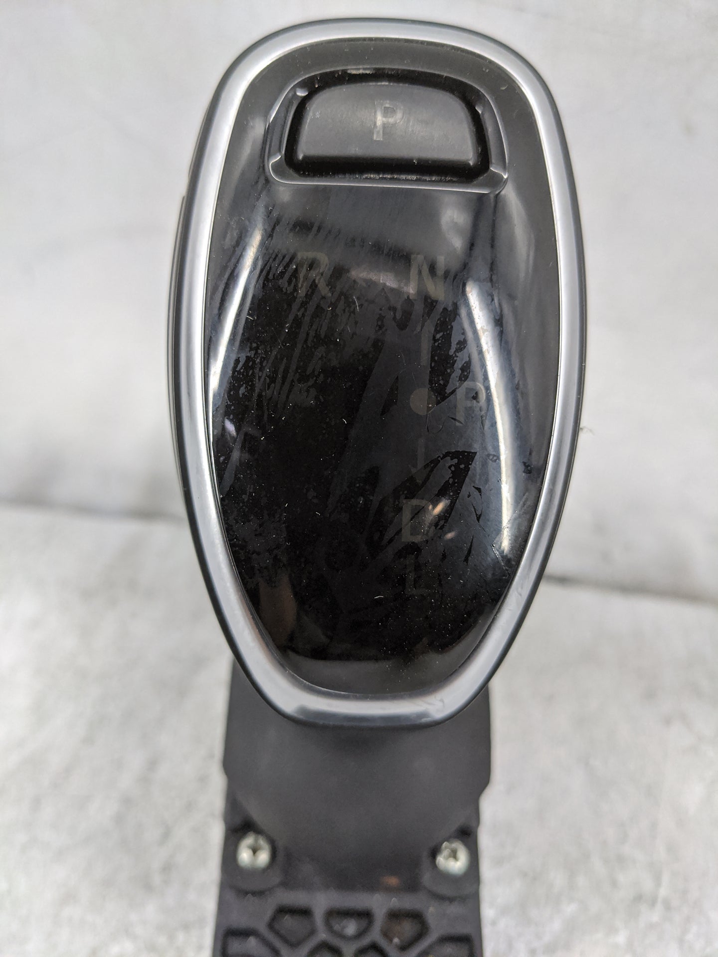 2021 Buick Enclave Floor Console Assembly Shifter Black - Oemusedautoparts1.com
