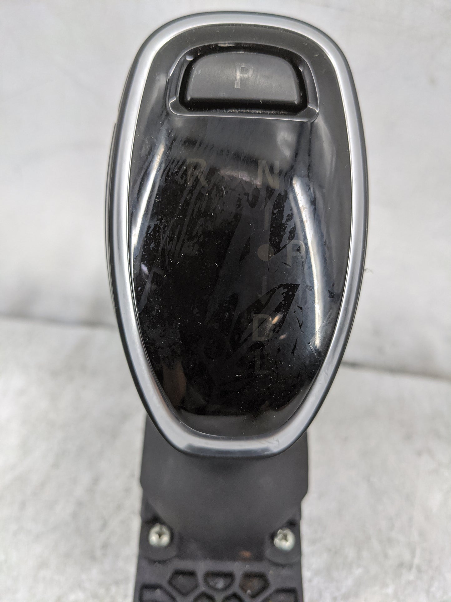 2021 Buick Enclave Floor Console Assembly Shifter Black - Oemusedautoparts1.com