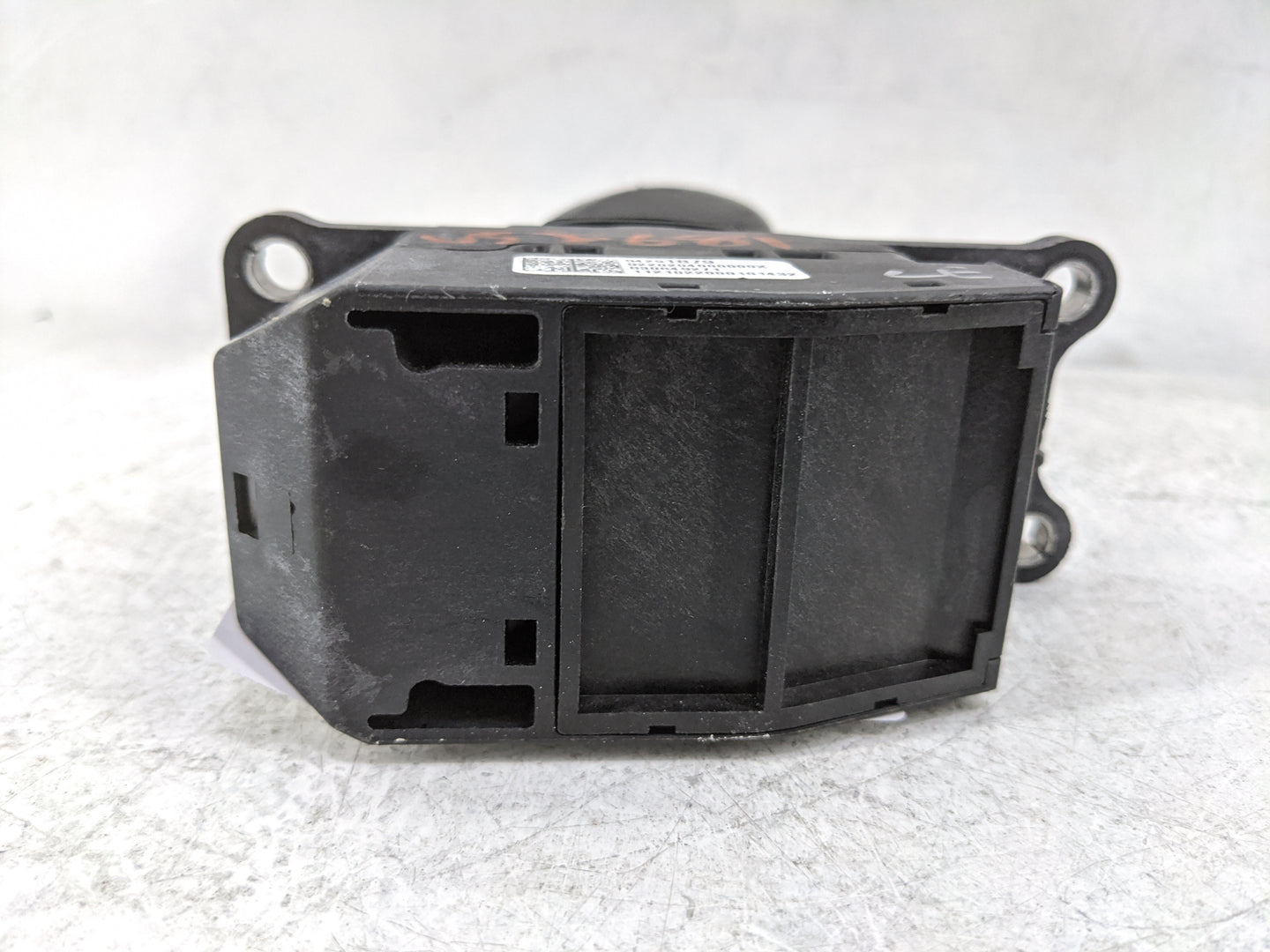 2021 Buick Enclave Floor Console Assembly Shifter Black - Oemusedautoparts1.com