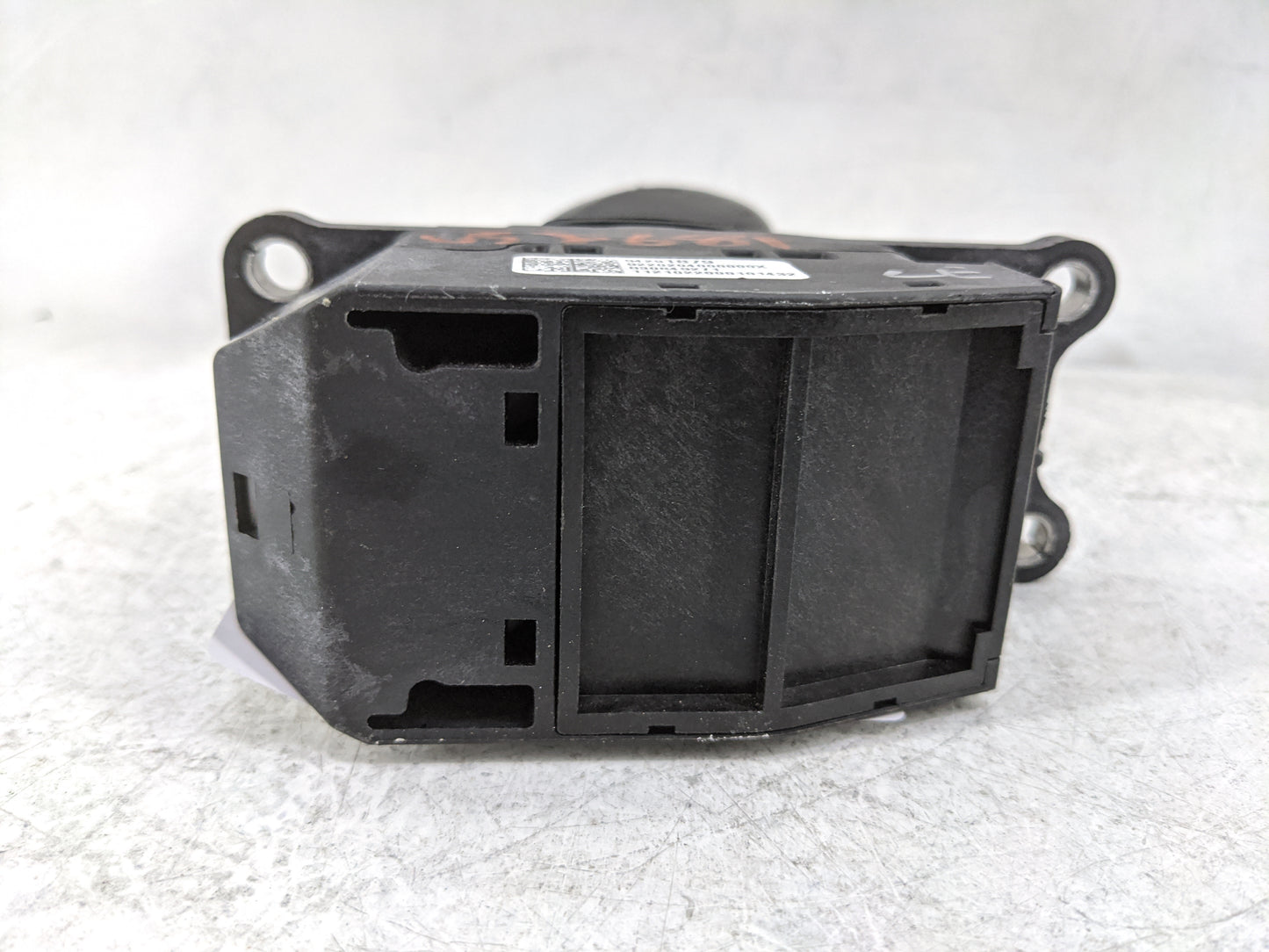 2021 Buick Enclave Floor Console Assembly Shifter Black - Oemusedautoparts1.com