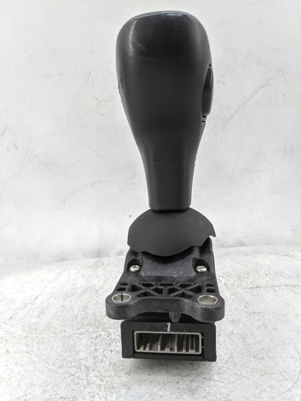 2021 Buick Enclave Floor Console Assembly Shifter Black - Oemusedautoparts1.com