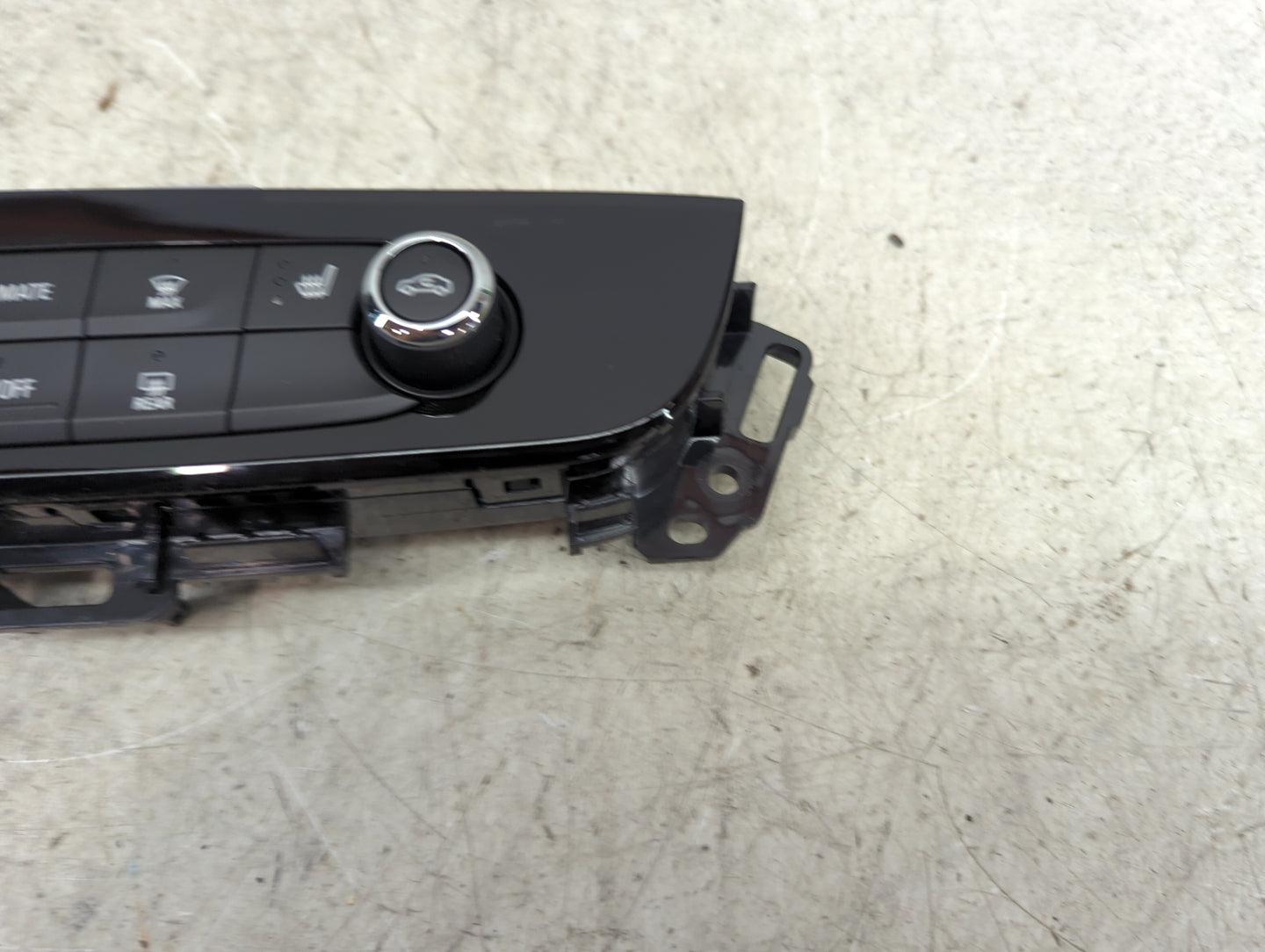 2018-2020 Buick Enclave Climate Control Module Temperature AC/Heater Replacement P/N:84497455 7370200000000X Fits OEM Used A