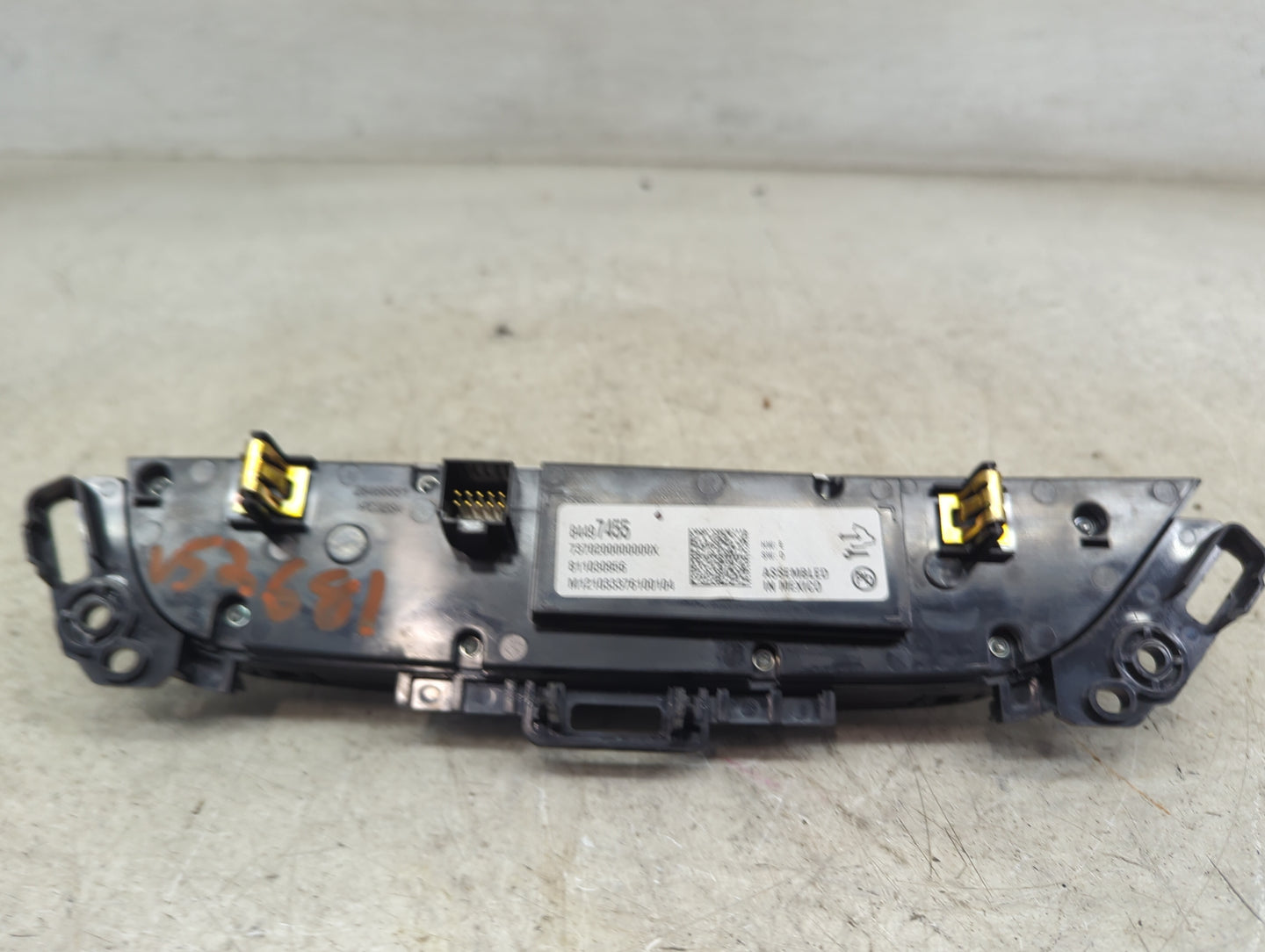 2018-2020 Buick Enclave Climate Control Module Temperature AC/Heater Replacement P/N:84497455 7370200000000X Fits OEM Used A