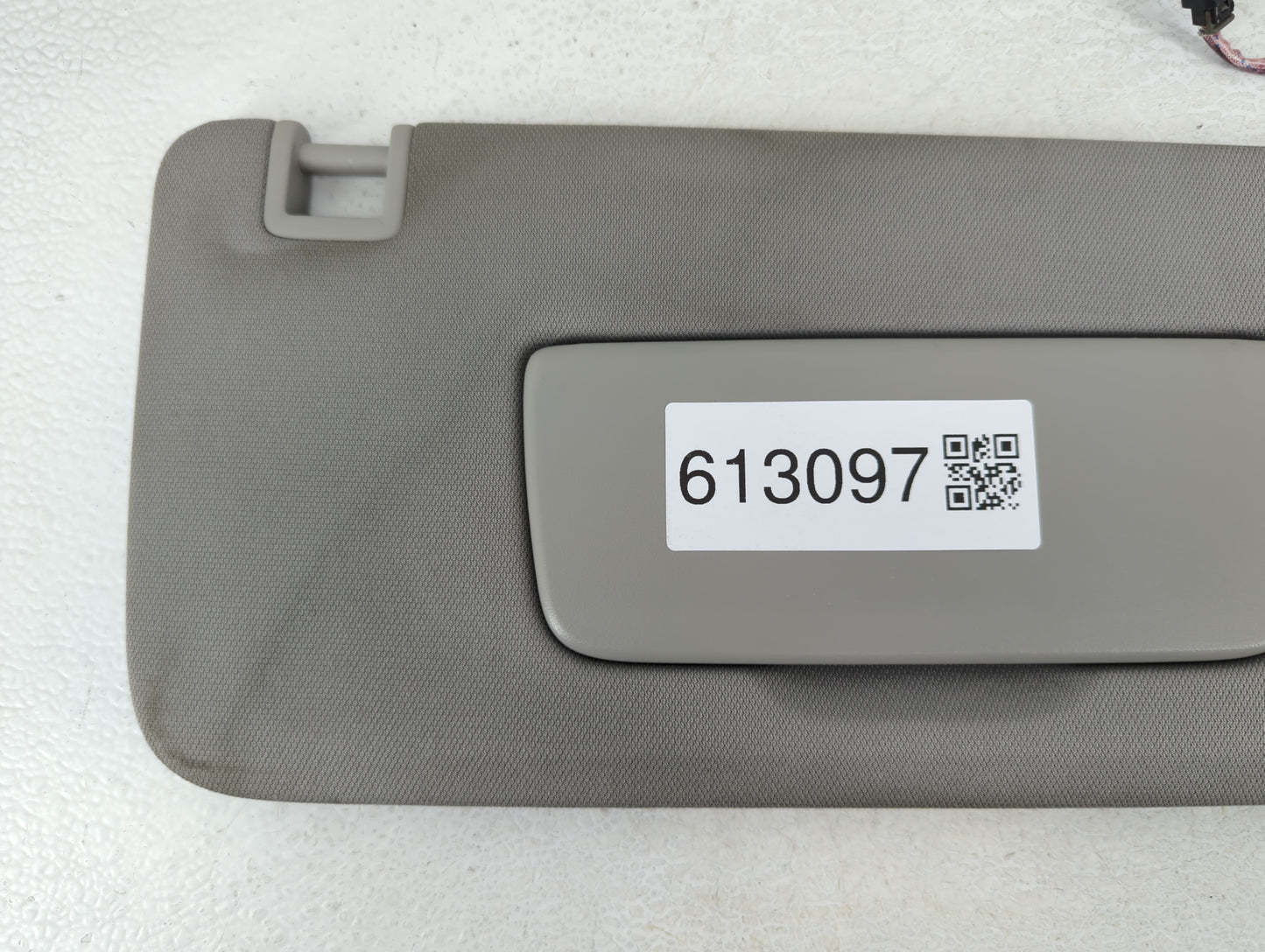 2018-2020 Buick Enclave Sun Visor Shade Replacement Passenger Right Mirror Fits Fits 2018 2019 2020 OEM Used Auto Parts - Oe