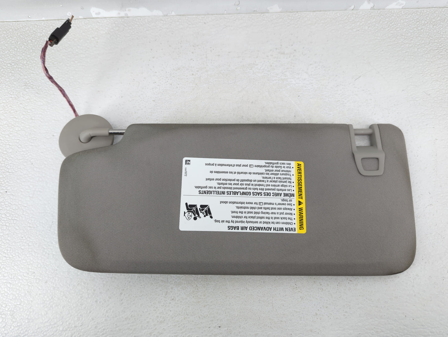 2018-2020 Buick Enclave Sun Visor Shade Replacement Passenger Right Mirror Fits Fits 2018 2019 2020 OEM Used Auto Parts - Oe