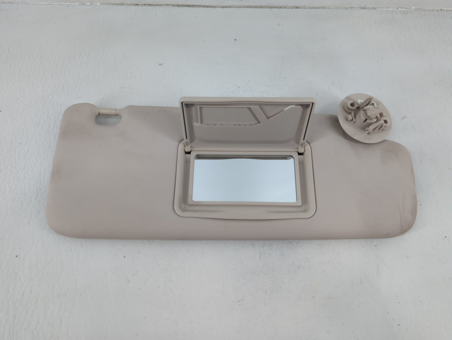 2018-2020 Buick Enclave Sun Visor Shade Replacement Driver Left Mirror Fits Fits 2018 2019 2020 OEM Used Auto Parts - Oemuse