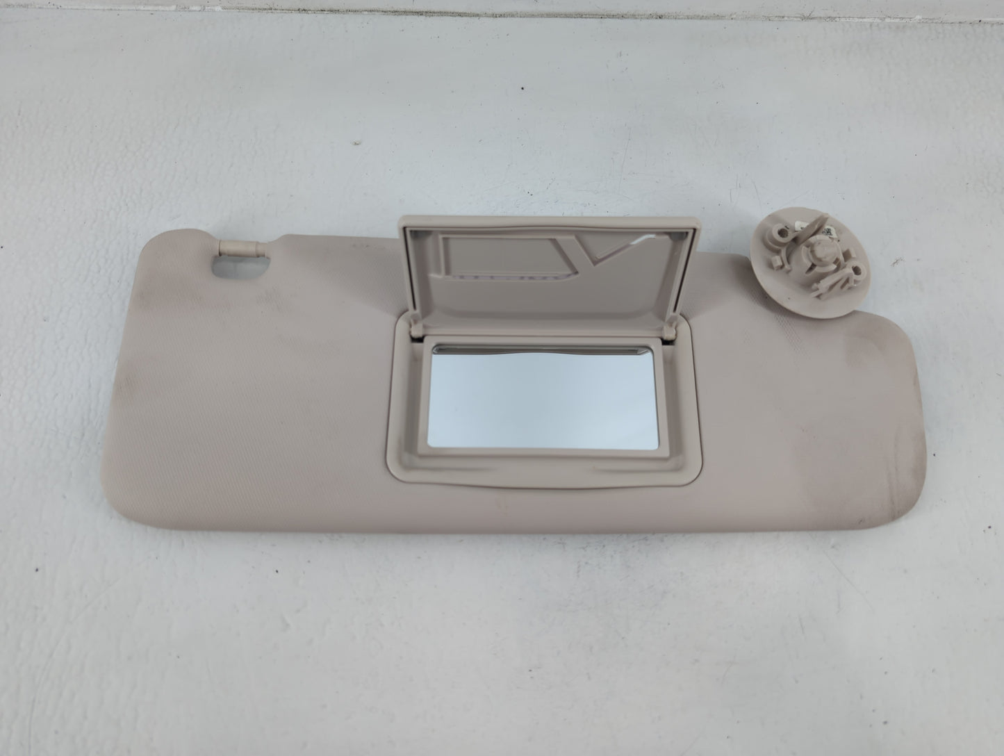 2018-2020 Buick Enclave Sun Visor Shade Replacement Driver Left Mirror Fits Fits 2018 2019 2020 OEM Used Auto Parts - Oemuse