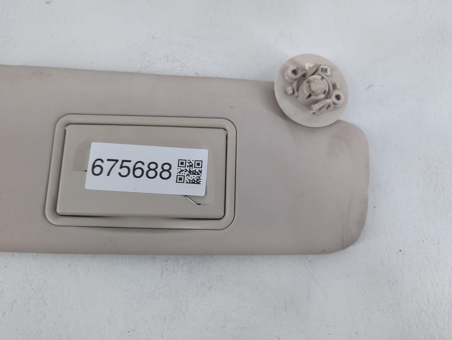 2018-2020 Buick Enclave Sun Visor Shade Replacement Driver Left Mirror Fits Fits 2018 2019 2020 OEM Used Auto Parts - Oemuse