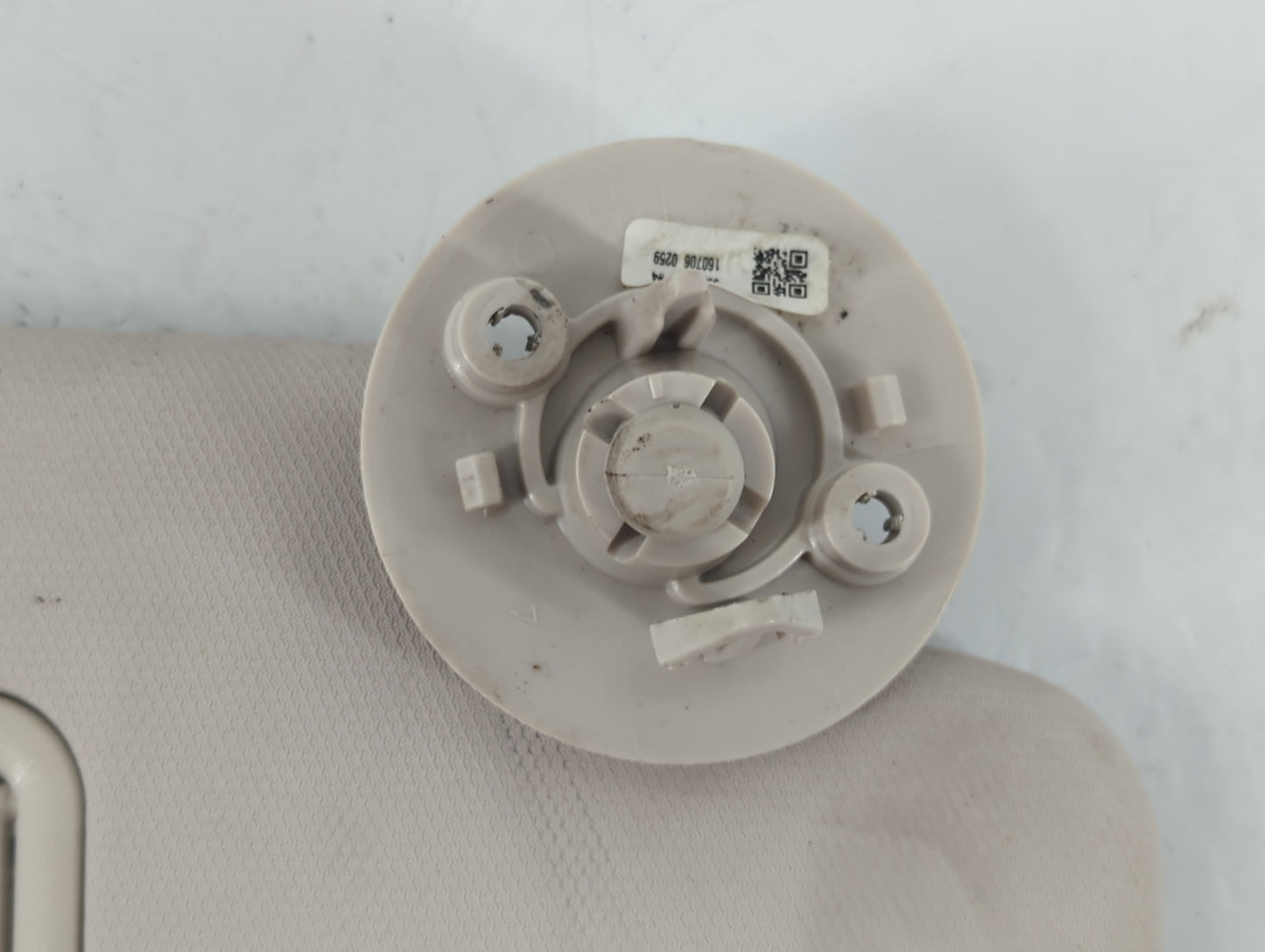 2018-2020 Buick Enclave Sun Visor Shade Replacement Driver Left Mirror Fits Fits 2018 2019 2020 OEM Used Auto Parts - Oemuse