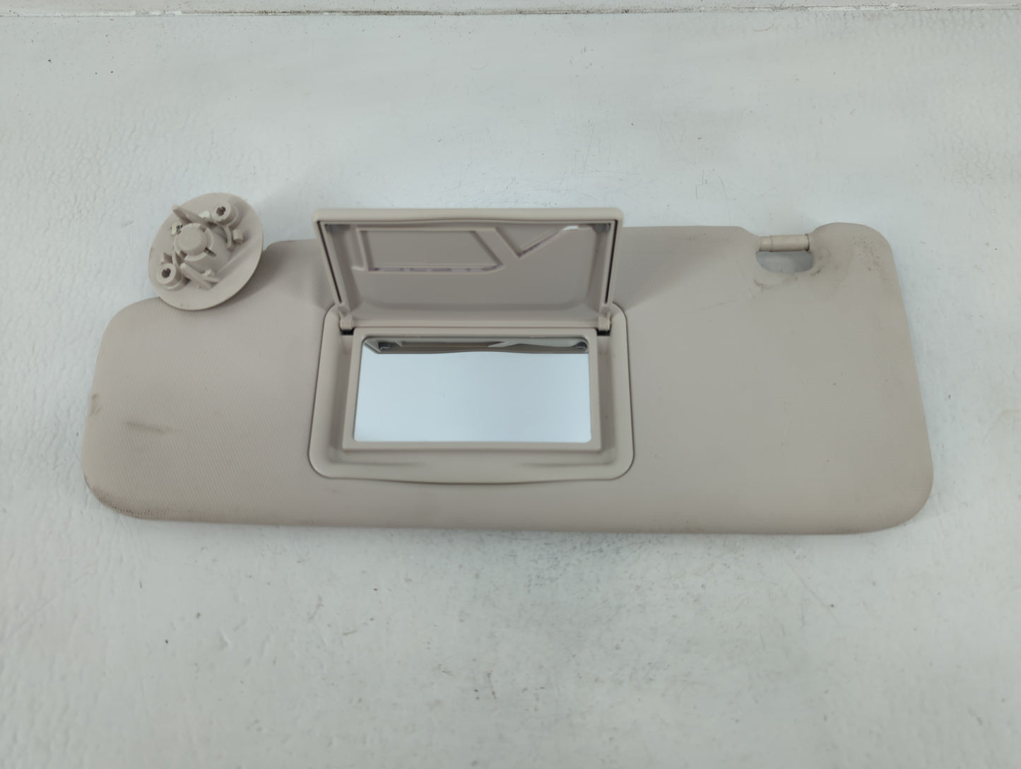2018-2020 Buick Enclave Sun Visor Shade Replacement Passenger Right Mirror Fits Fits 2018 2019 2020 OEM Used Auto Parts - Oe