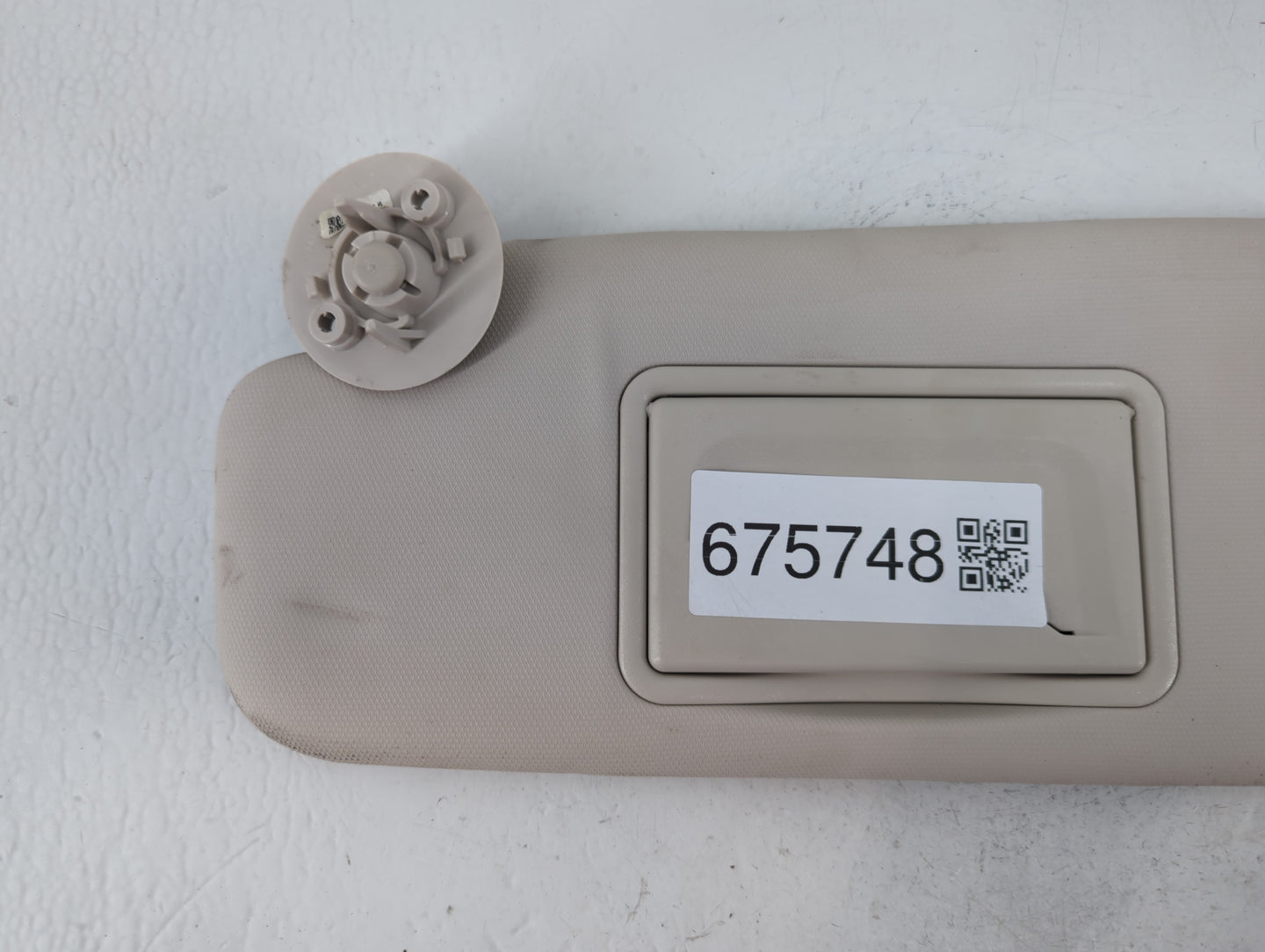 2018-2020 Buick Enclave Sun Visor Shade Replacement Passenger Right Mirror Fits Fits 2018 2019 2020 OEM Used Auto Parts - Oe