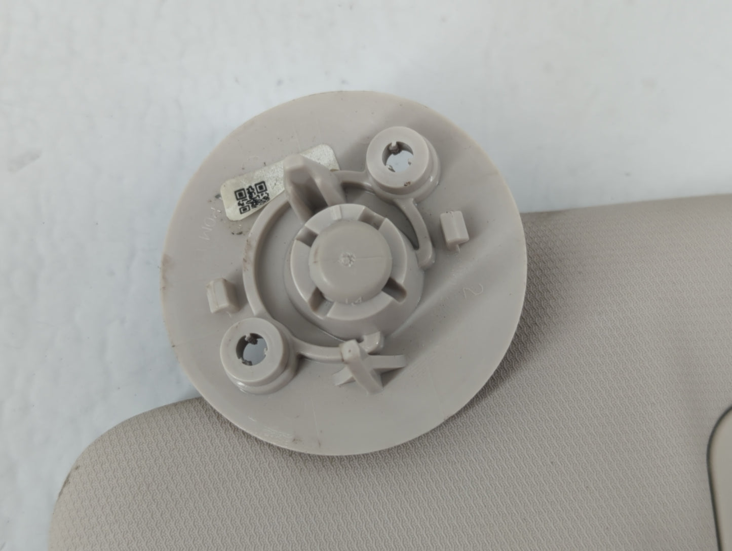 2018-2020 Buick Enclave Sun Visor Shade Replacement Passenger Right Mirror Fits Fits 2018 2019 2020 OEM Used Auto Parts - Oe