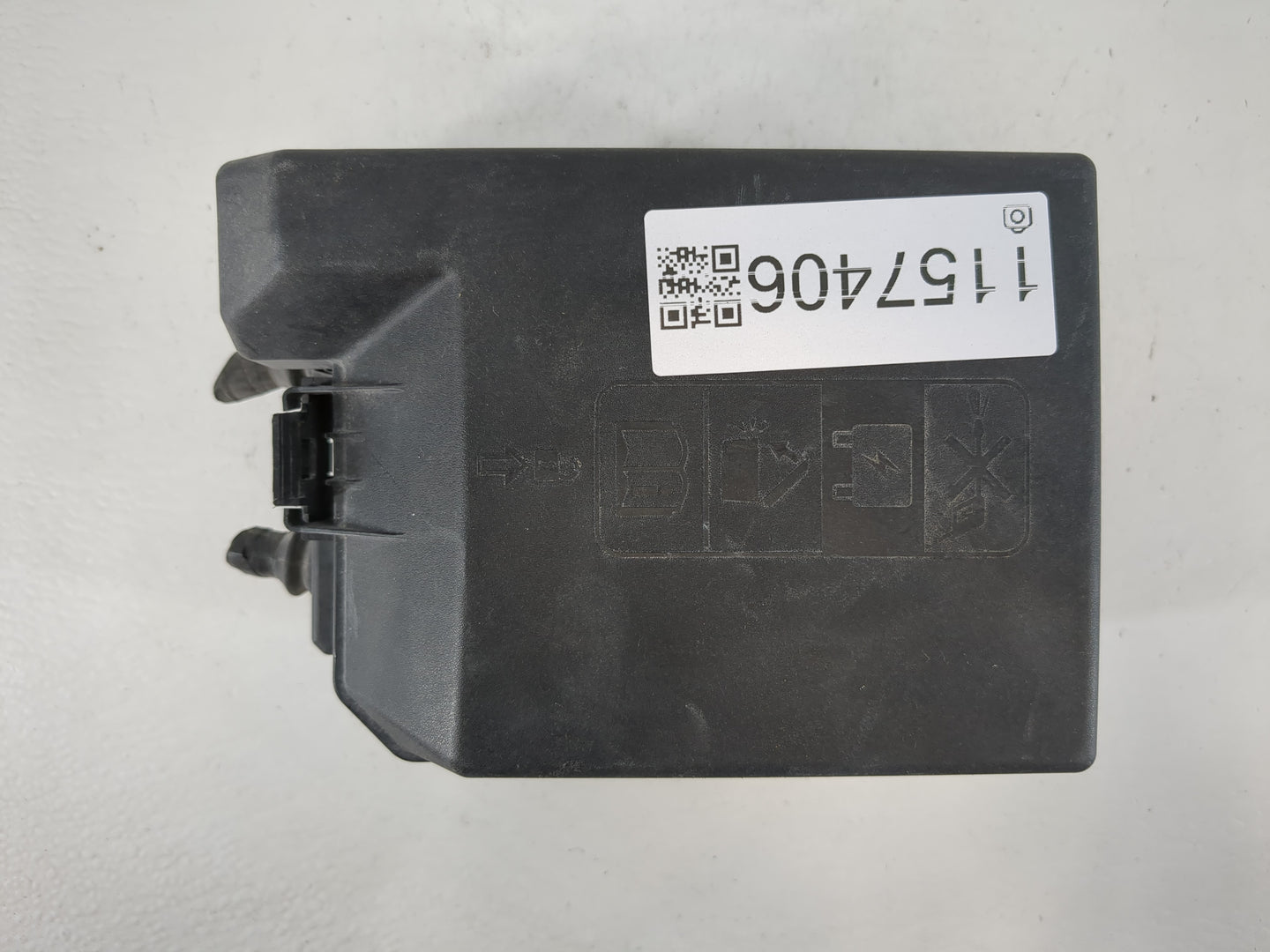 2021 Buick Encore Fusebox Fuse Box Panel Relay Module P/N:42745055 Fits Fits 2018 2019 2020 OEM Used Auto Parts - Oemusedaut