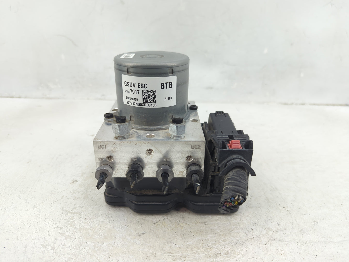 2017-2021 Buick Encore ABS Pump Control Module Replacement P/N:42587917 Fits Fits 2017 2018 2019 2020 2021 OEM Used Auto Par
