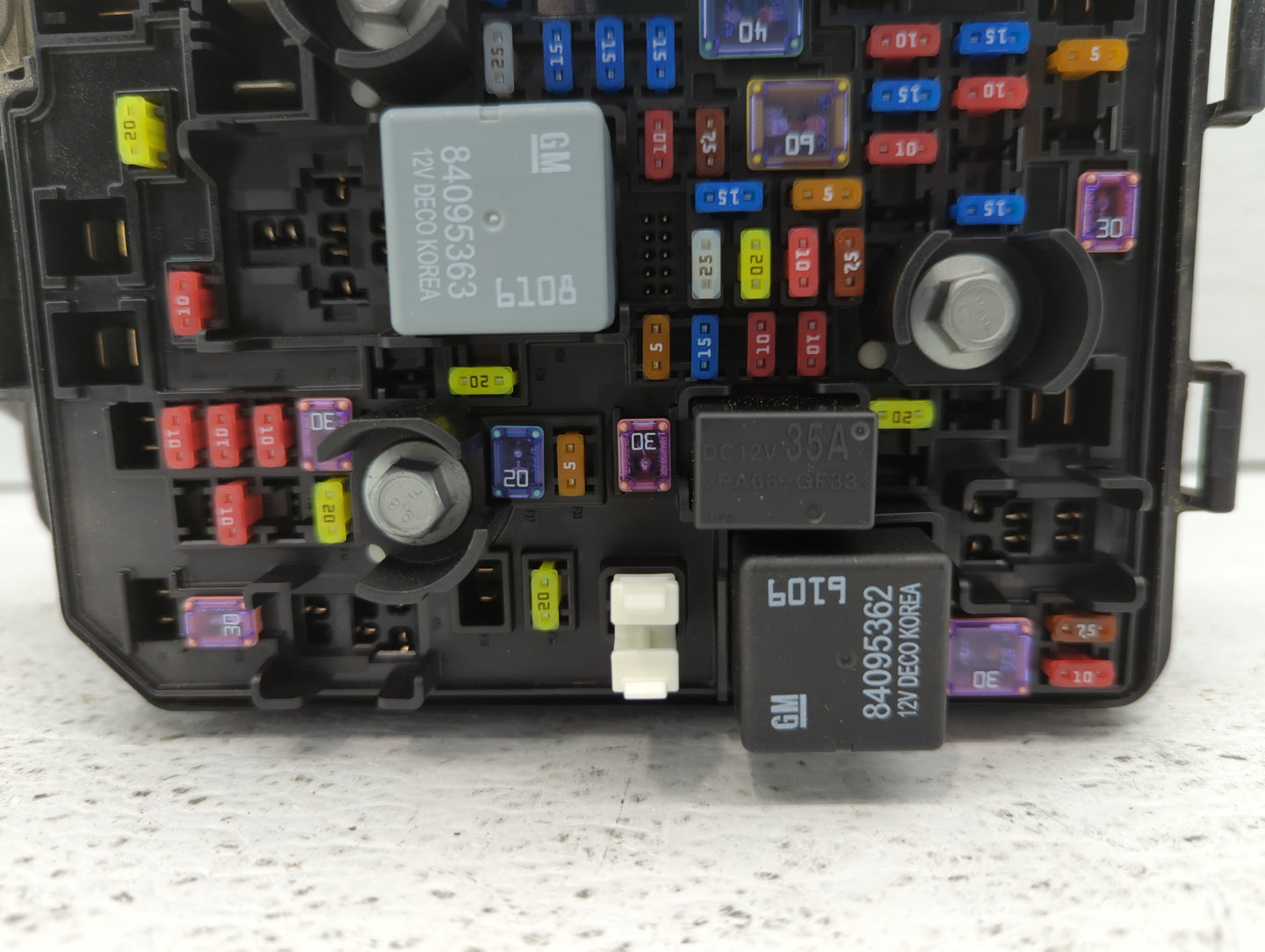 2020-2021 Buick Encore Fusebox Fuse Box Panel Relay Module P/N:42733199 Fits Fits 2020 2021 2022 OEM Used Auto Parts - Oemus