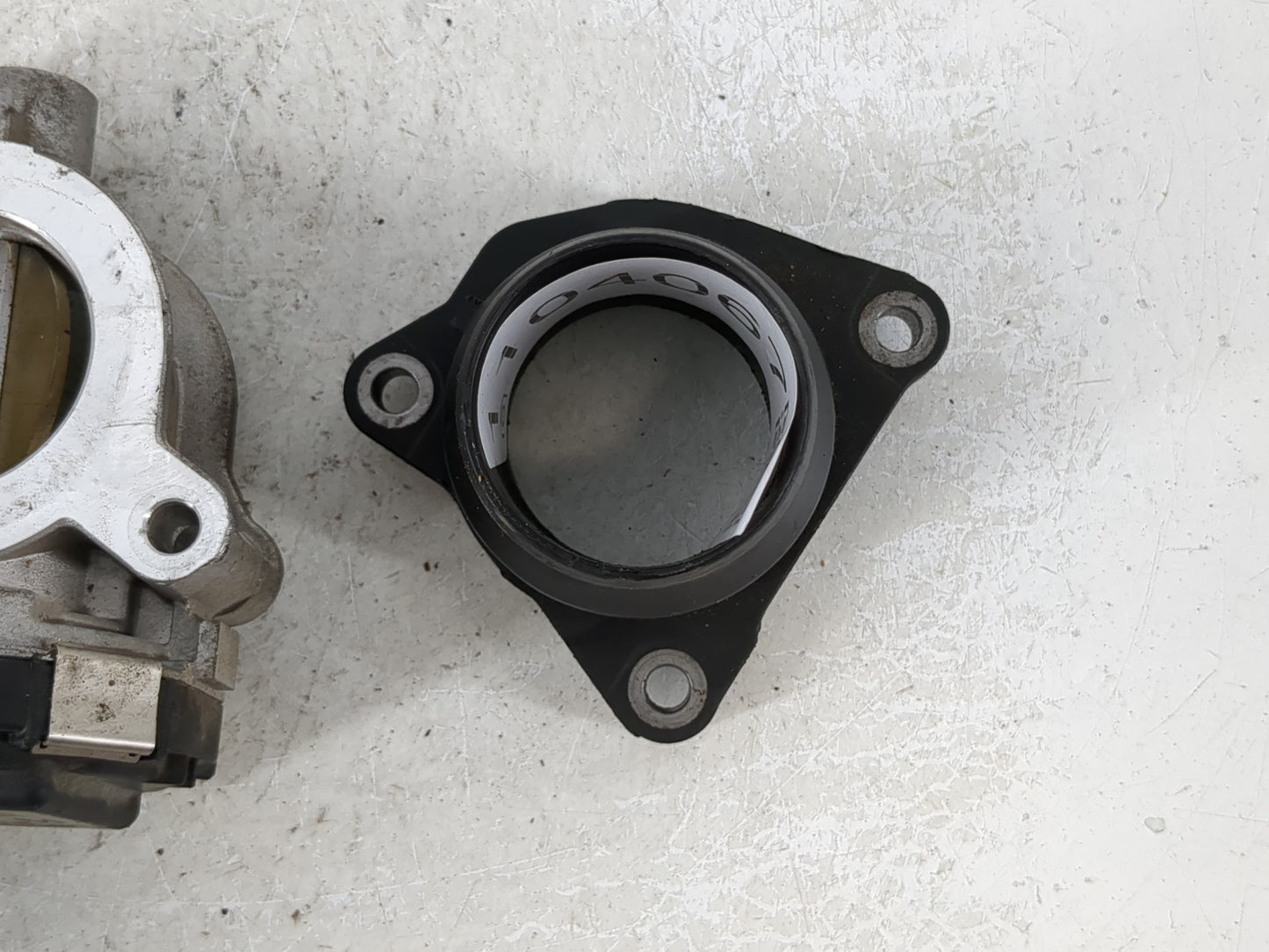 2020-2021 Buick Encore Gx Throttle Body P/N:55510678 Fits Fits 2020 2021 OEM Used Auto Parts - Oemusedautoparts1.com