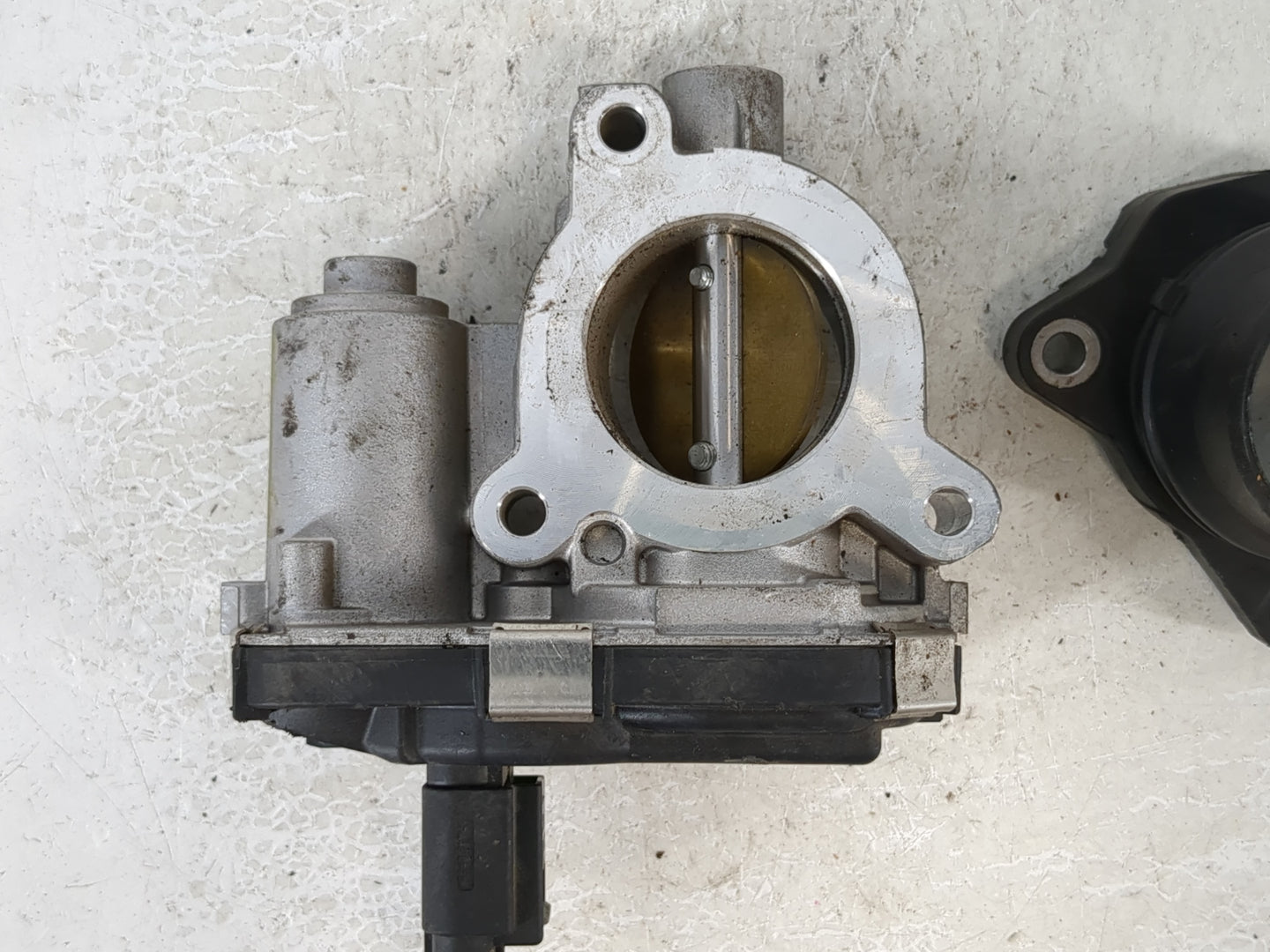 2020-2021 Buick Encore Gx Throttle Body P/N:55510678 Fits Fits 2020 2021 OEM Used Auto Parts - Oemusedautoparts1.com