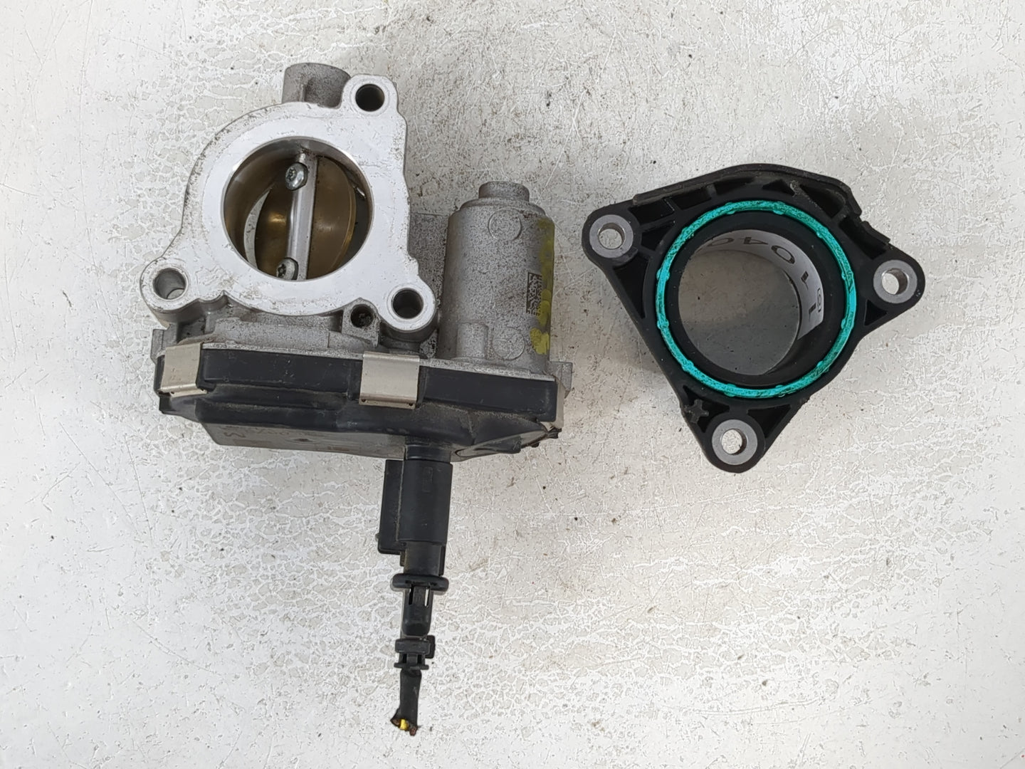 2020-2021 Buick Encore Gx Throttle Body P/N:55510678 Fits Fits 2020 2021 OEM Used Auto Parts - Oemusedautoparts1.com